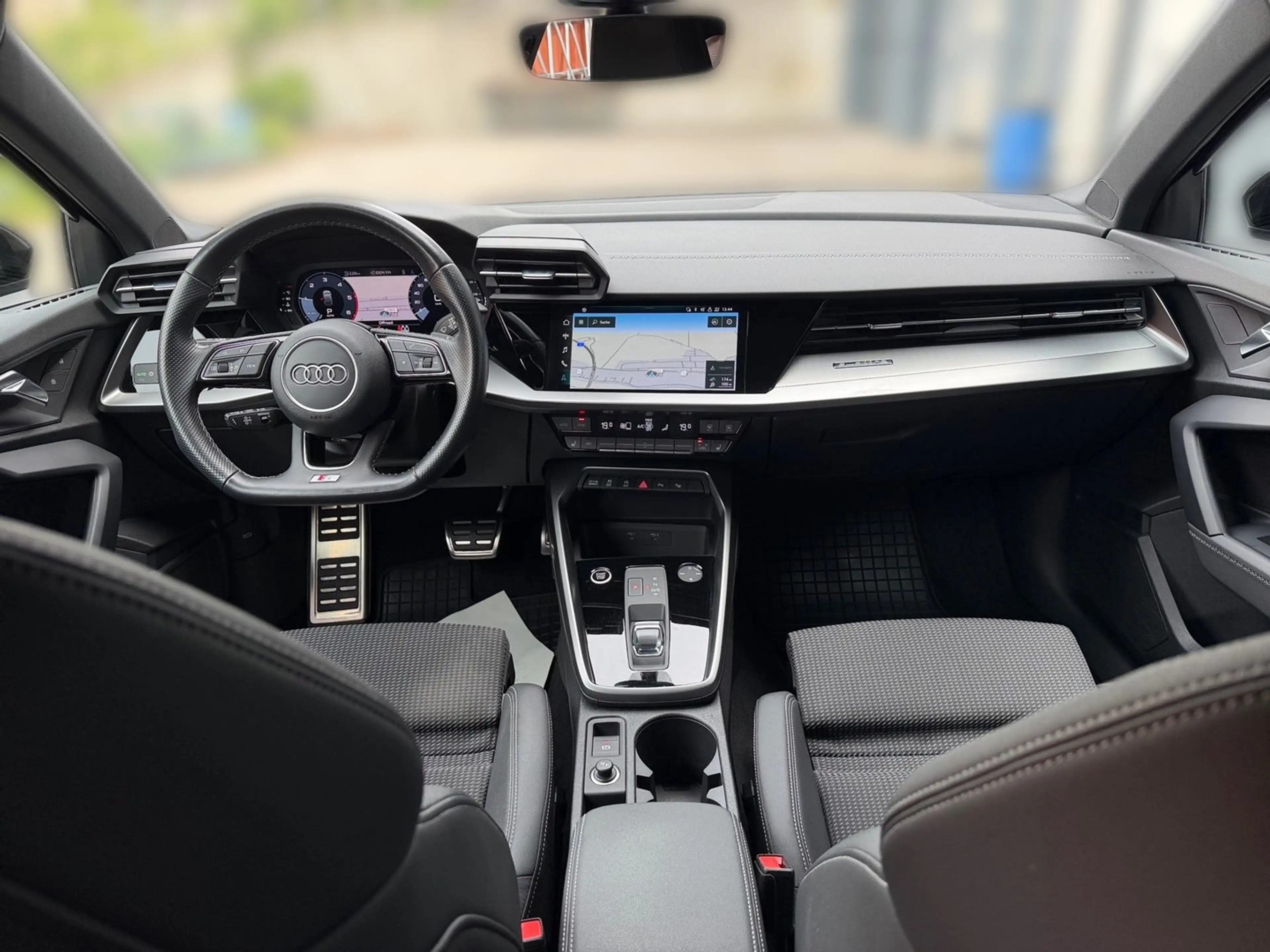 Audi A3 40 TDI quattro S line ext — photo 13