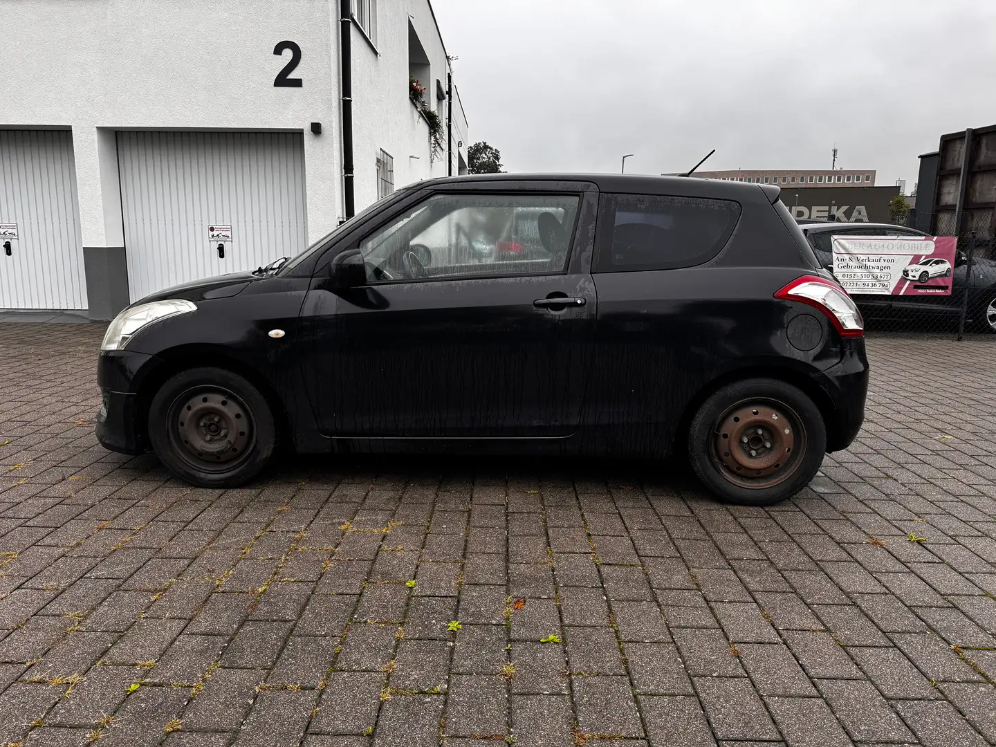 Suzuki Swift Basic Schwarz - 2