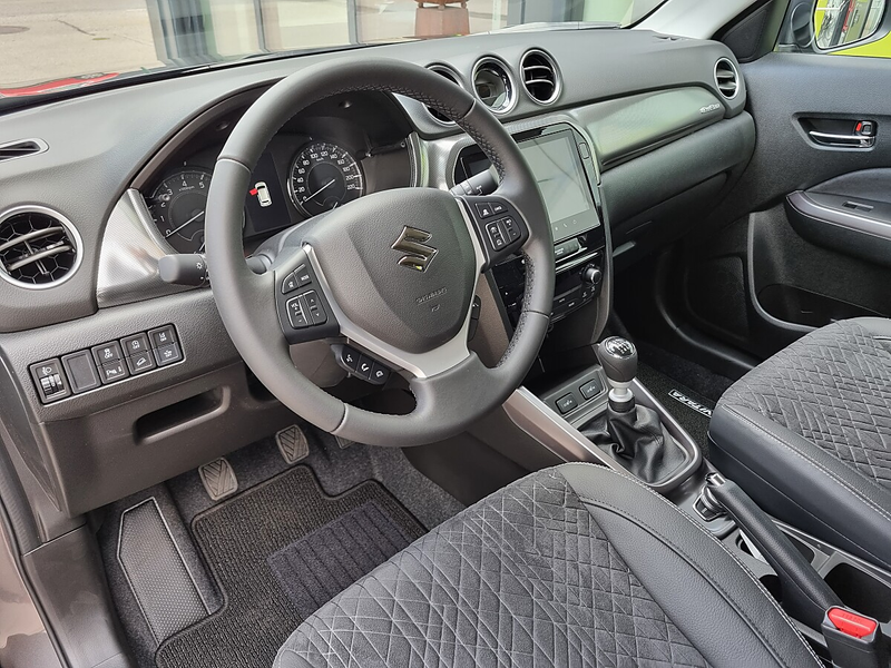 Suzuki Vitara 1,4 Hybrid ALLGRIP flash — photo 6