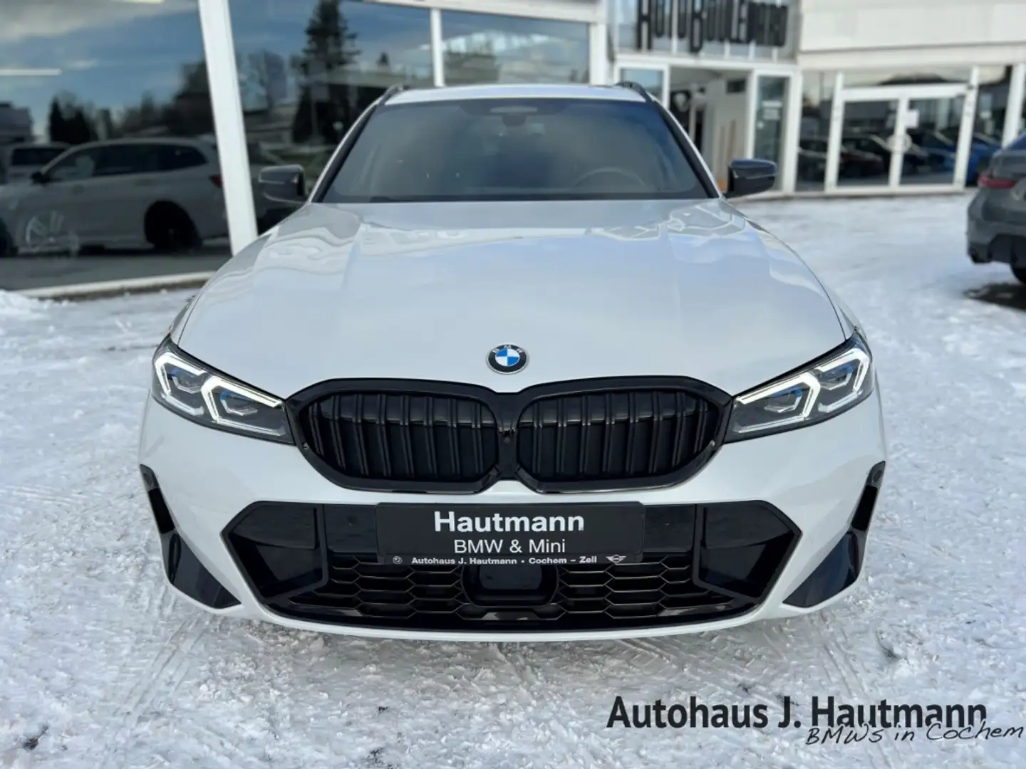 BMW 320 d xDrive Touring M SPORT +NP:84.320€+ VOLL + Weiß - 2