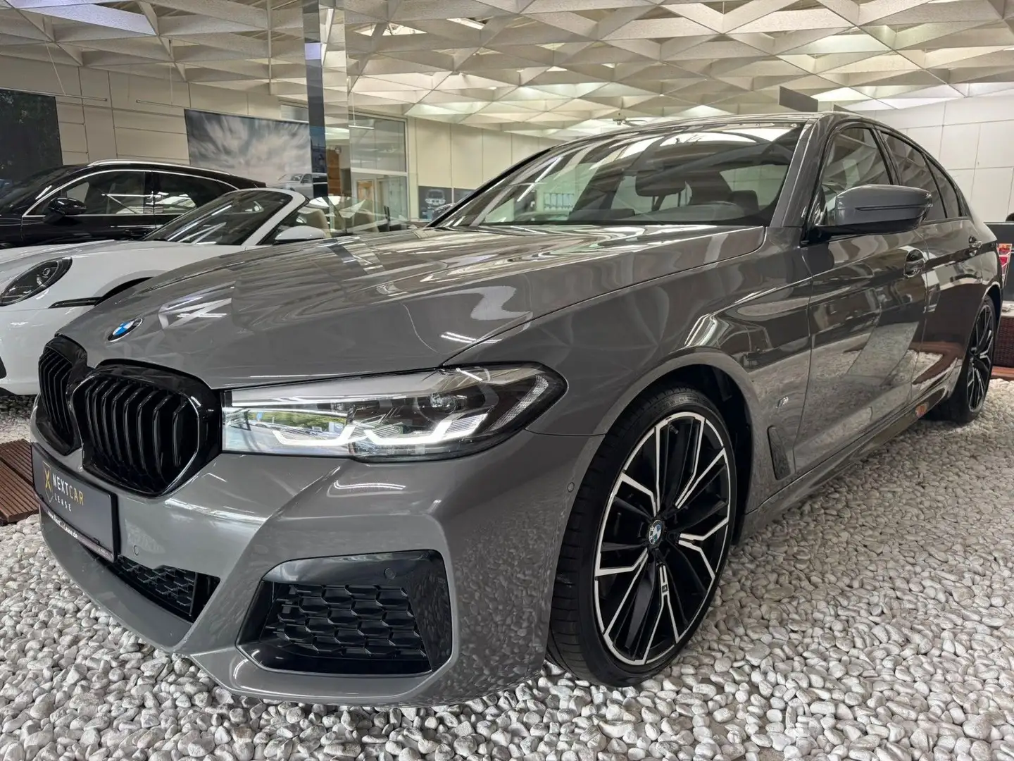BMW 530 Baureihe 5 Lim. 530i M Sport Gris - 1
