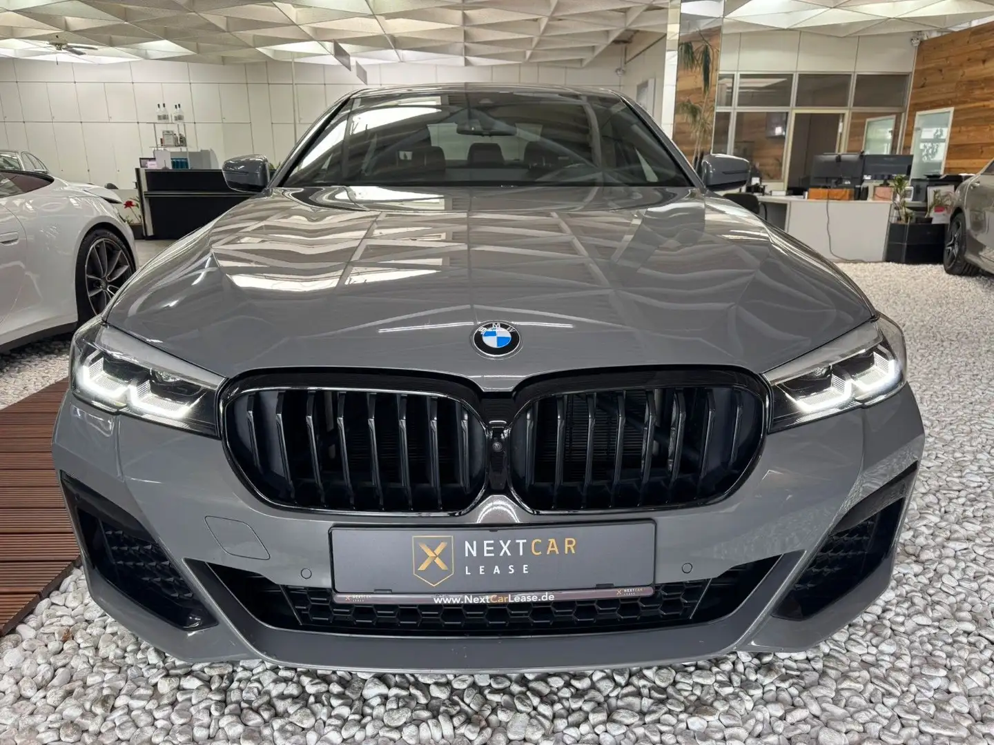 BMW 530 Baureihe 5 Lim. 530i M Sport Gris - 2