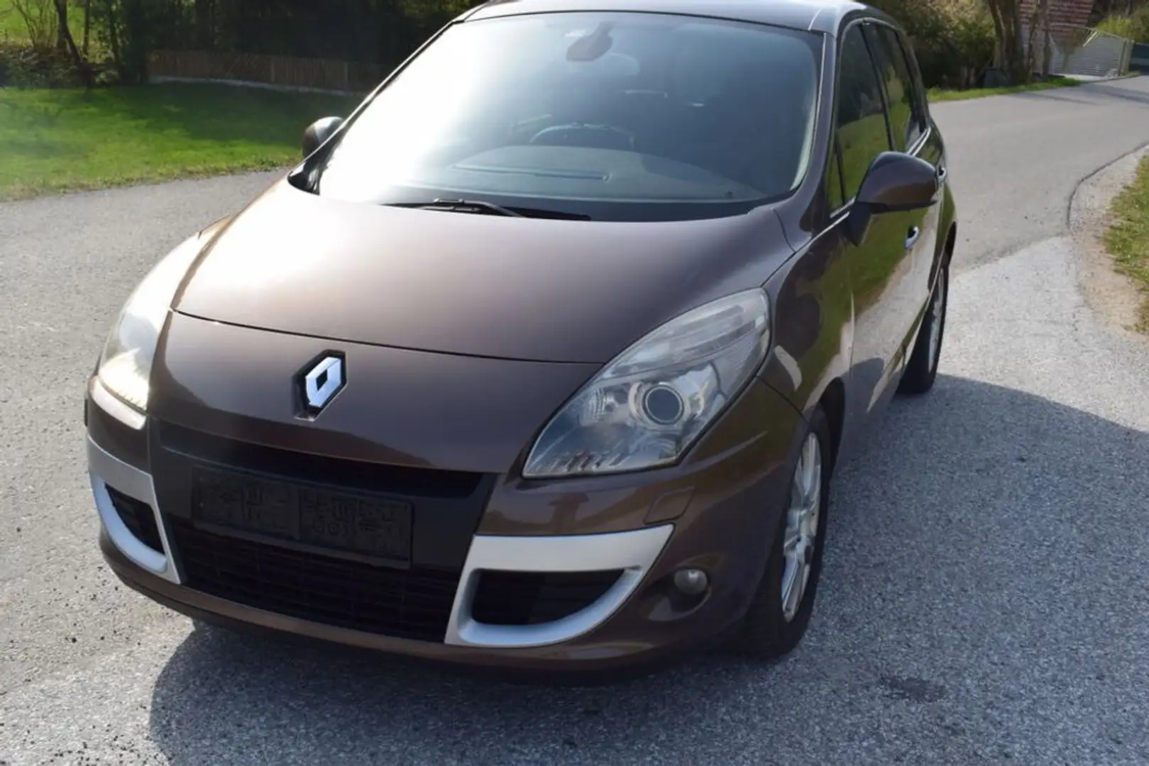 Renault Scenic Scénic Privilege pickerl neu top zustand Braun - 1