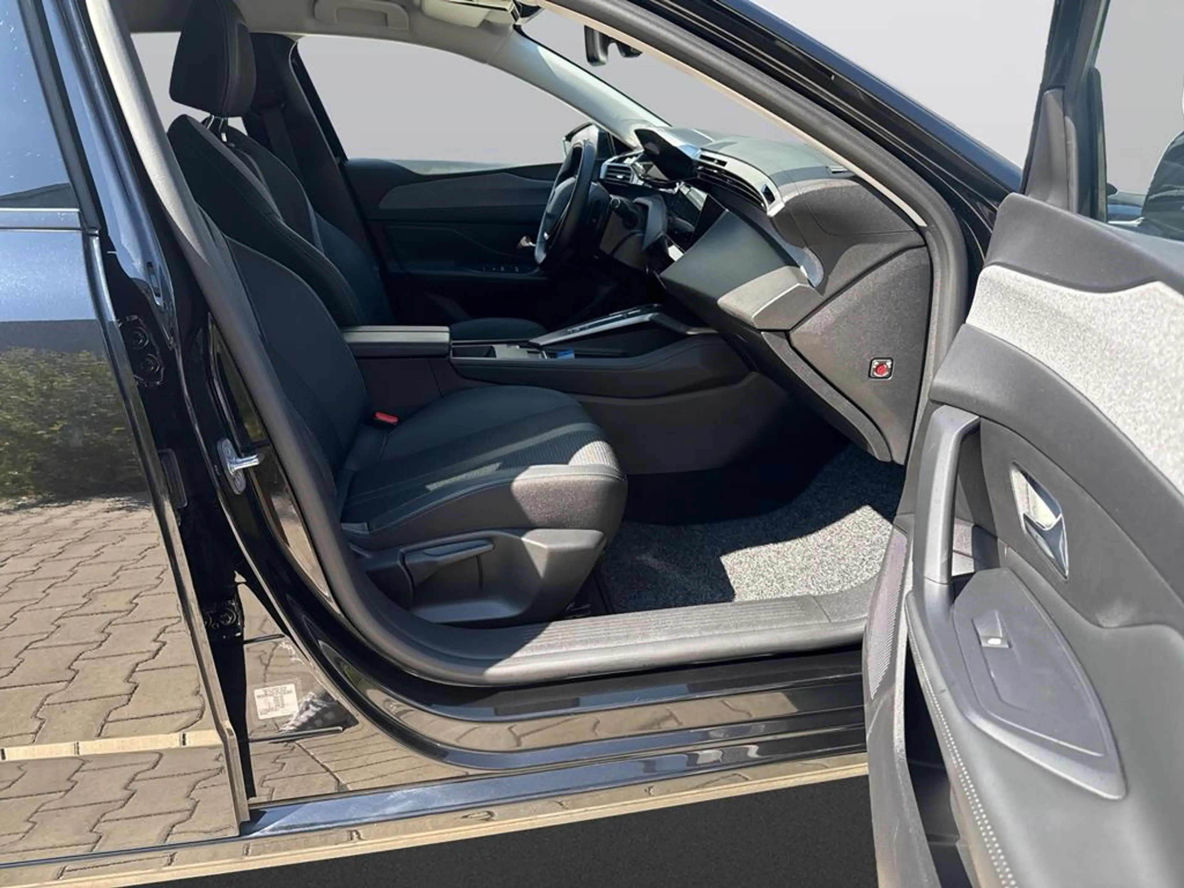 Peugeot 308 Allure Pack  PureTech 130 EAT8 — photo 11