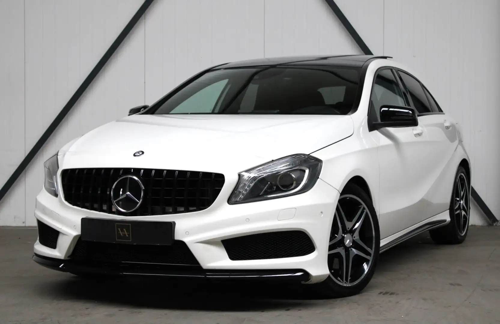 Mercedes-Benz A 250 Sport 4MATIC l AMG-Line l Panodak l Memory Wit - 1
