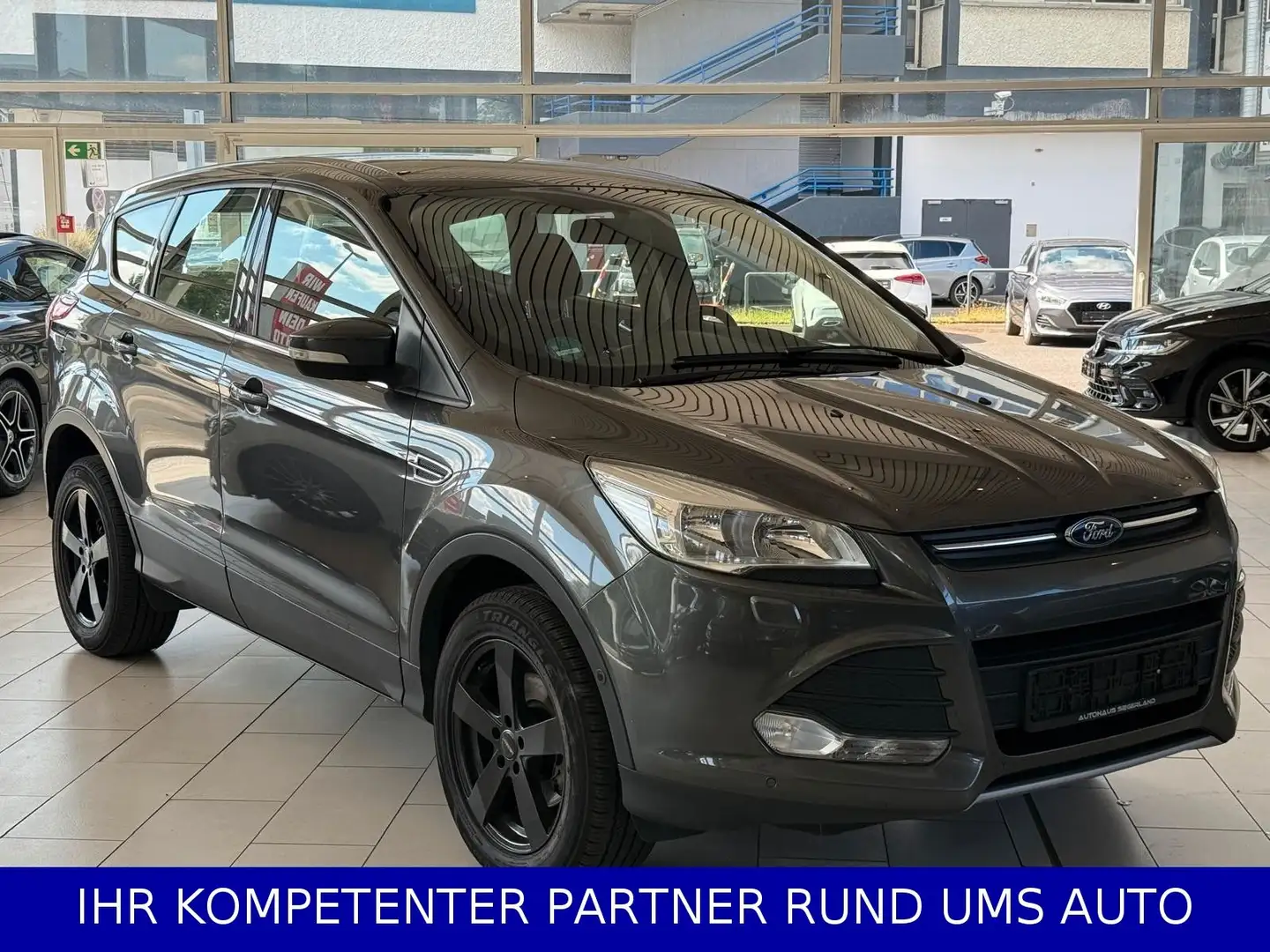 Ford Kuga Sync Edition/PDC/ISOFIX/AC Grau - 1