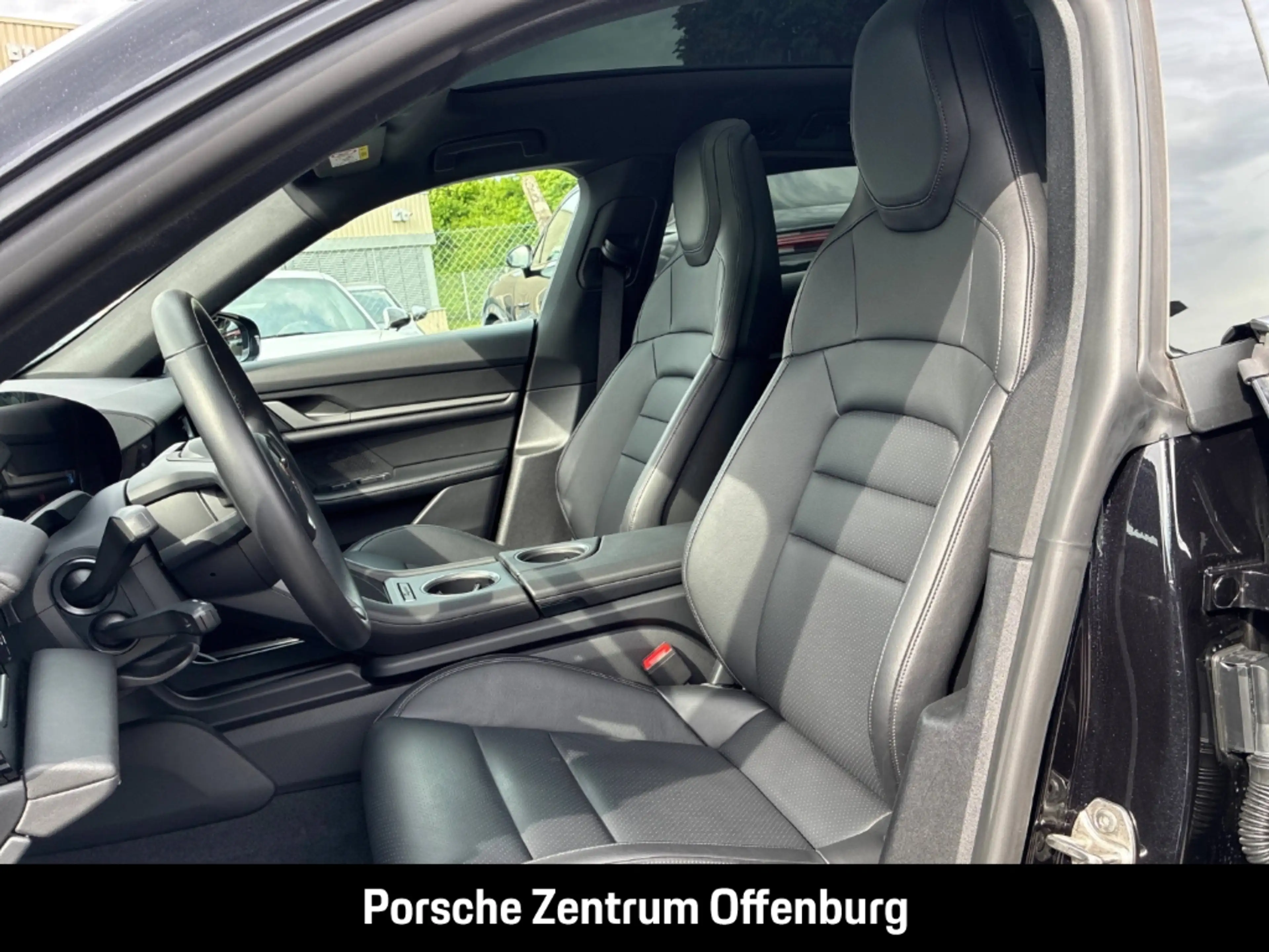 Porsche Taycan Sport Turismo ACC 360 Pano E-Sound Memory Bose Nav — photo 4