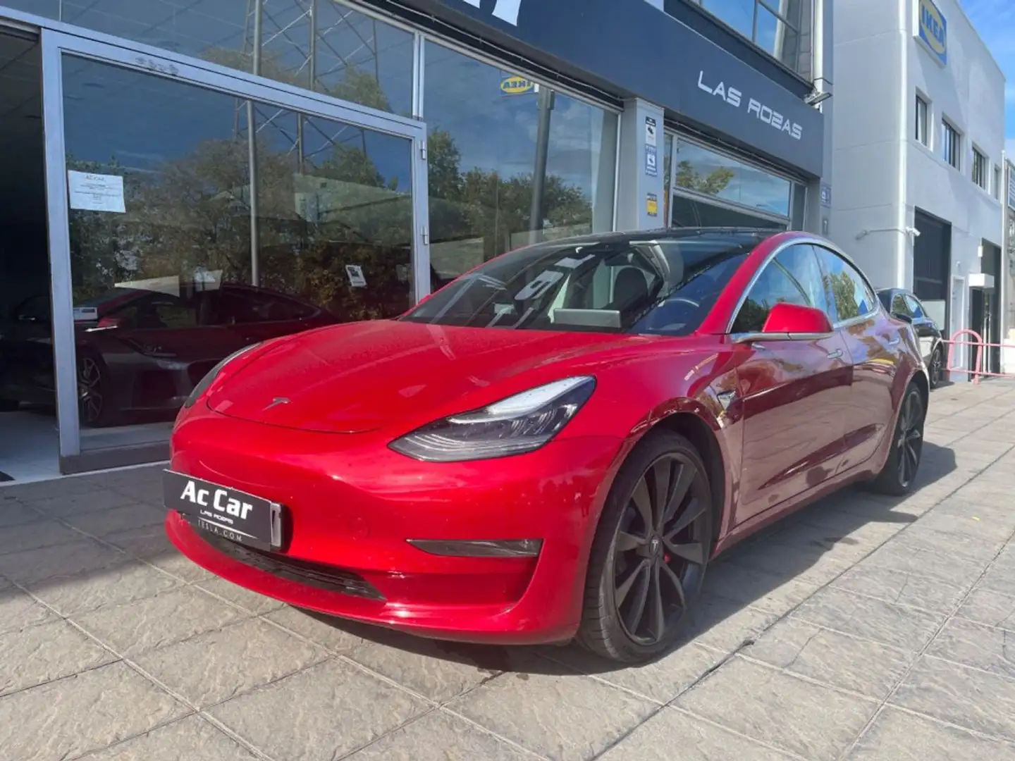 Tesla Model 3 performance awd Rojo - 2