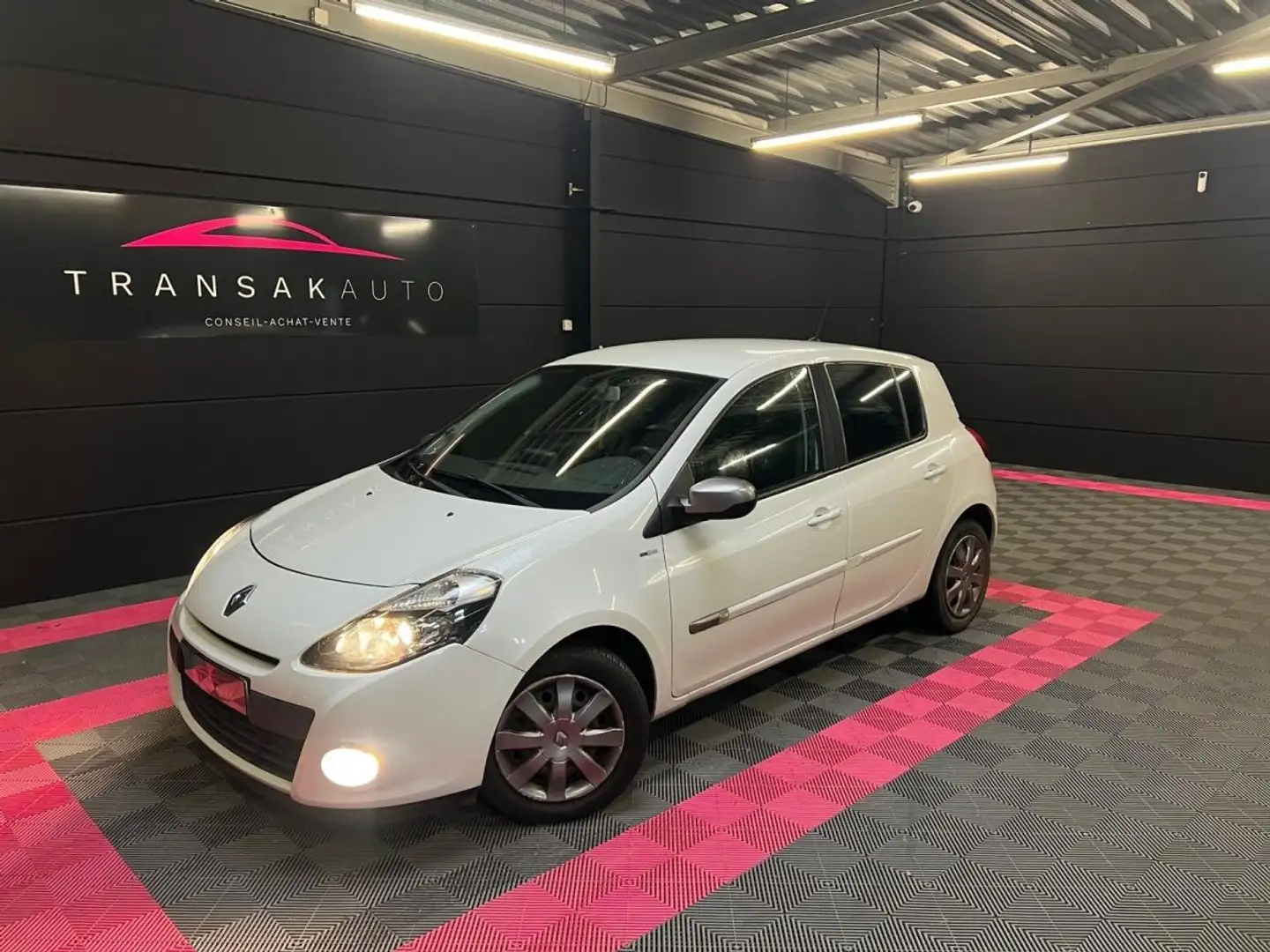 Renault Clio III dCi 90 eco2 NightDay Blanc - 1