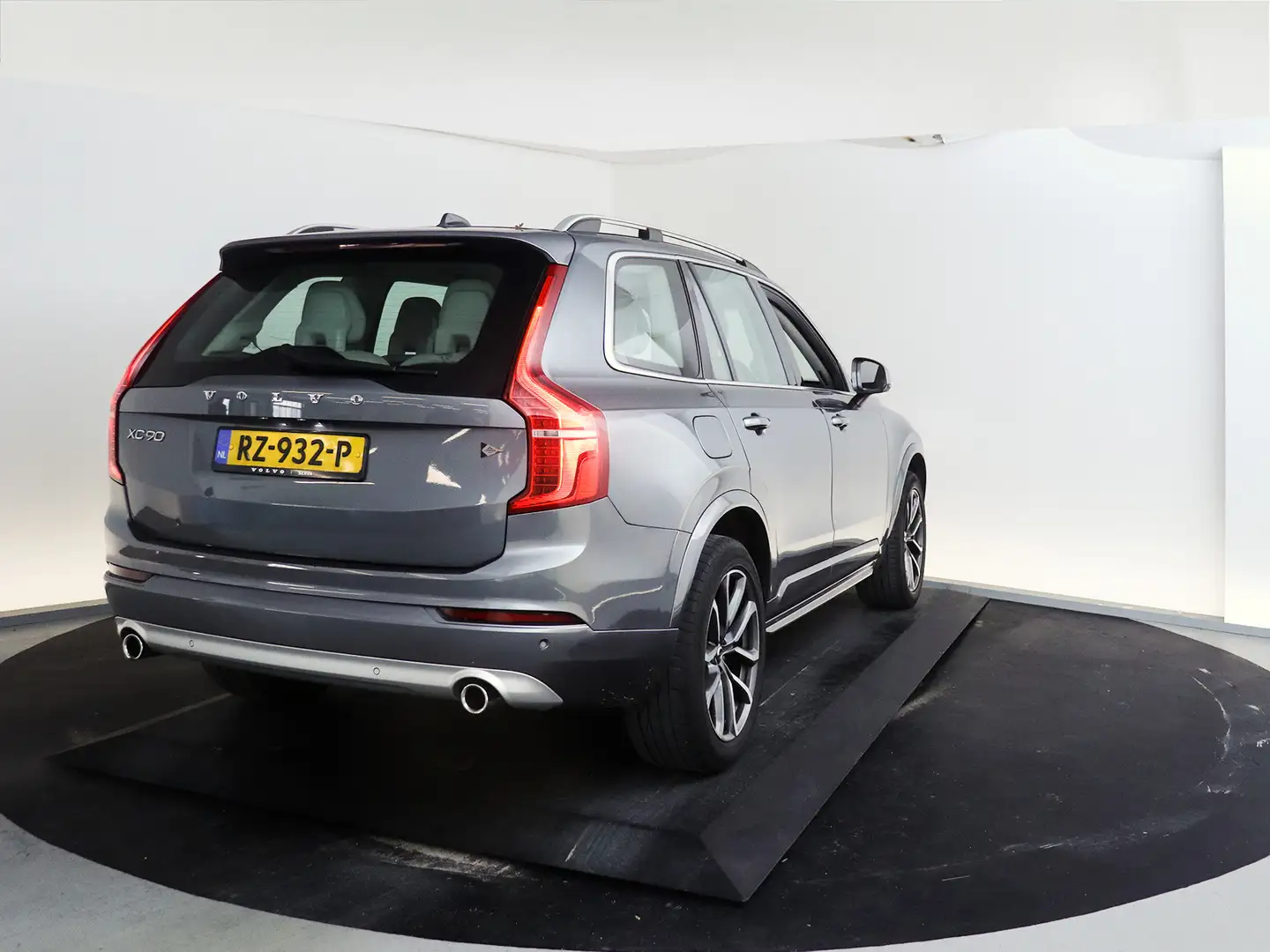 Volvo XC90 D4 90th Anniversary Edition | Parkeercamera | Stoe Grijs - 2