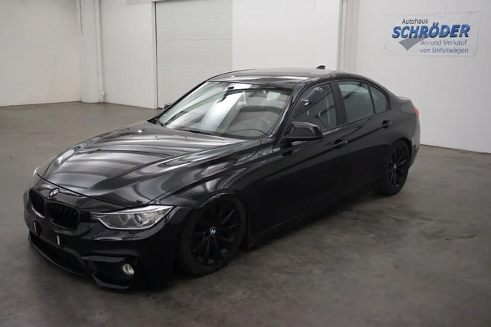 BMW 320 320i Lim. *Xenon*PDC*Sitzheizung* Zwart - 1