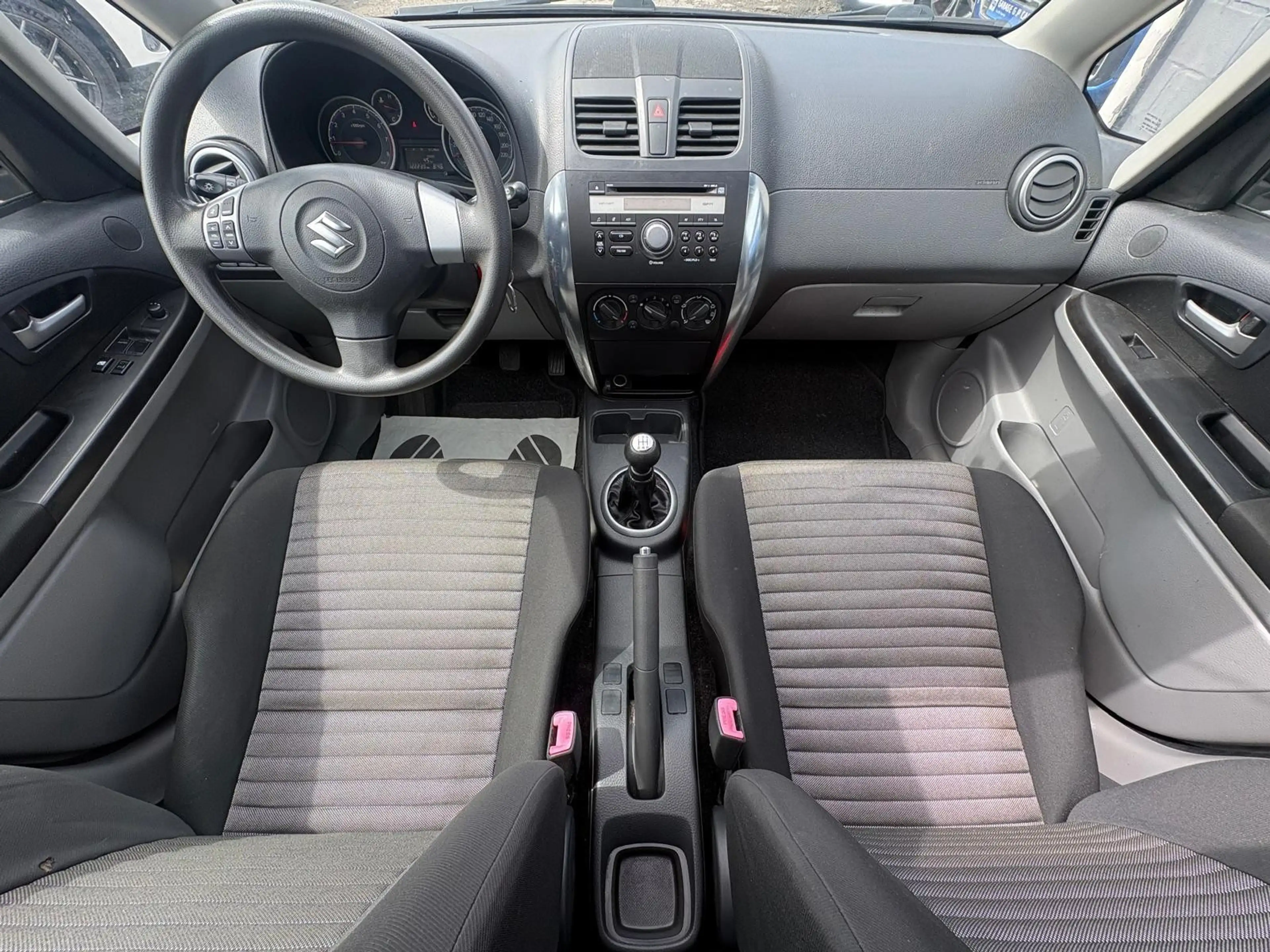 Suzuki SX4 1.5i GL Exterior — photo 9