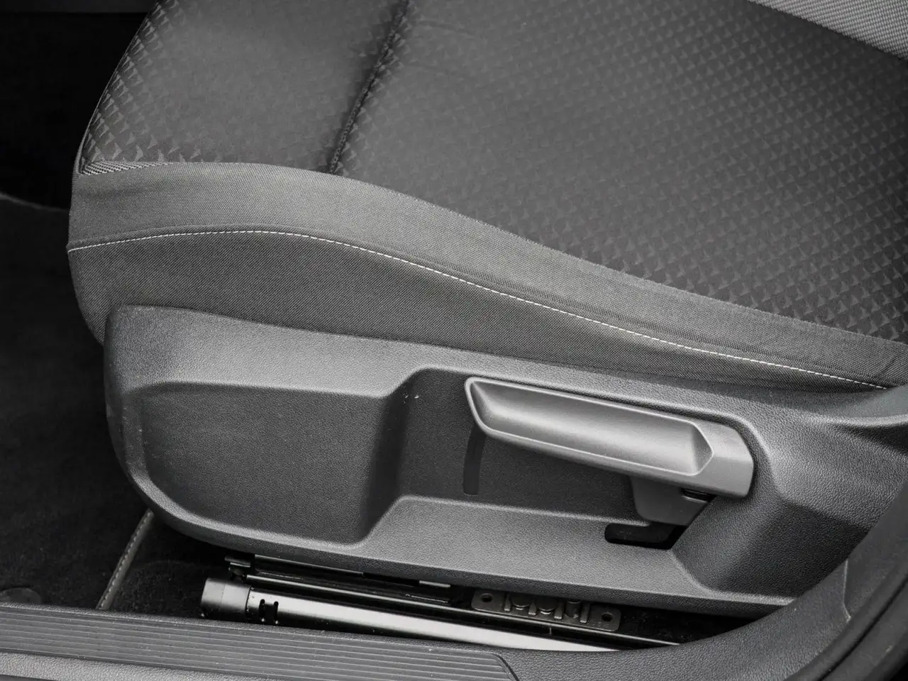 Volkswagen Golf VIII 2.0 TDI Active AppConnect SideAssist L, миниатюра 15