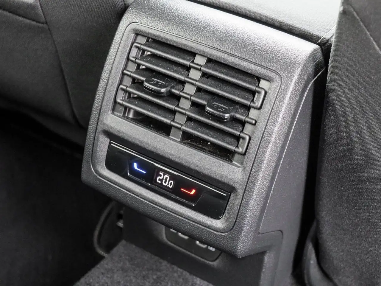 Volkswagen Golf VIII 2.0 TDI Active AppConnect SideAssist L, миниатюра 16