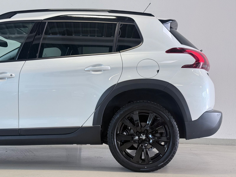 Peugeot 2008 Allure GT-Line 1.2 PureTech 2.HAND*PANO*KAM — photo 10