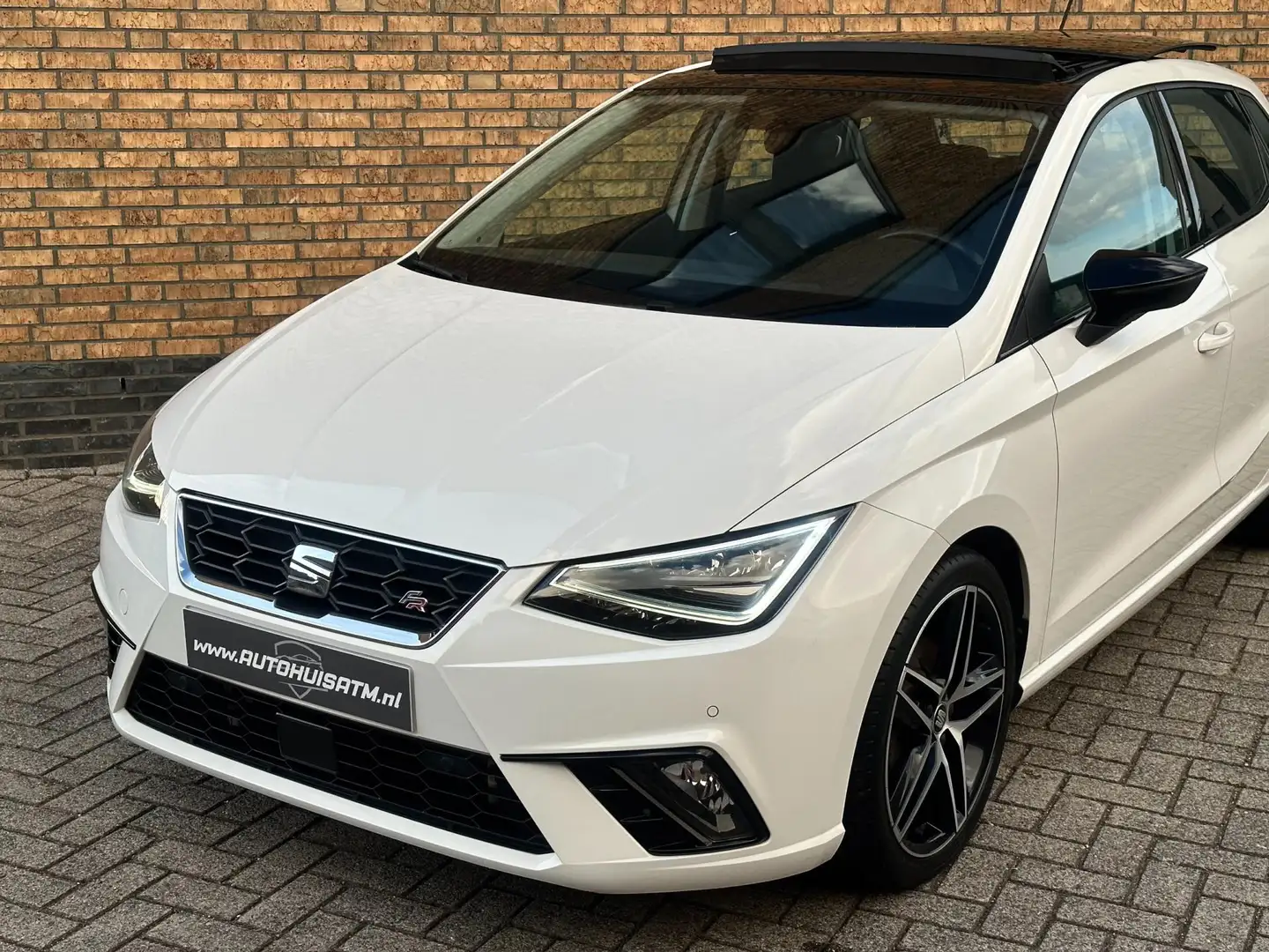 SEAT Ibiza 1.0 TSI FR 116pk Pano Beats Cruise Led Cam Stoelvw Wit - 2