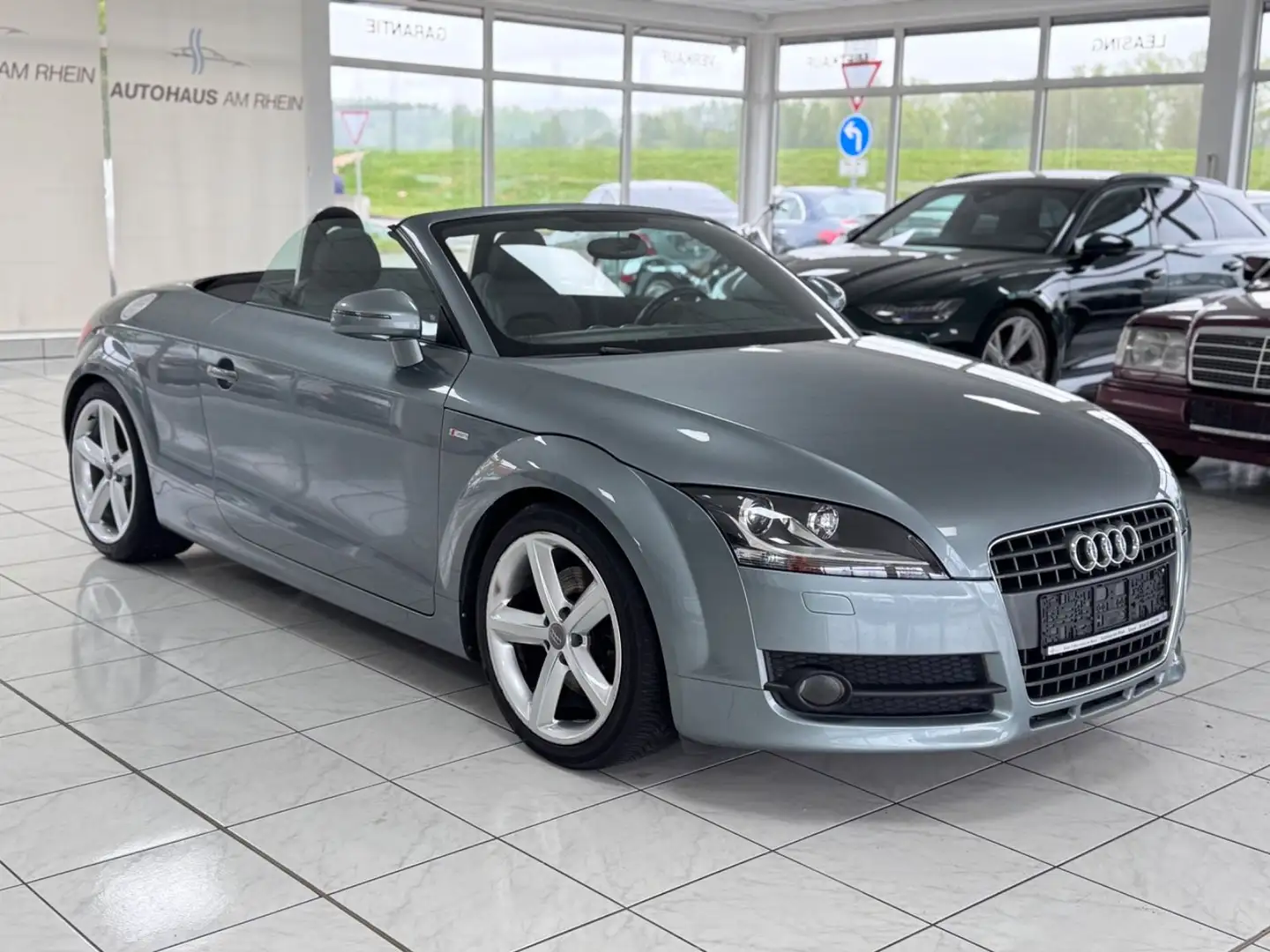 Audi TT 2.0 TFSI Roadster S-Line Plus+Automatik+Xenon Grau - 1