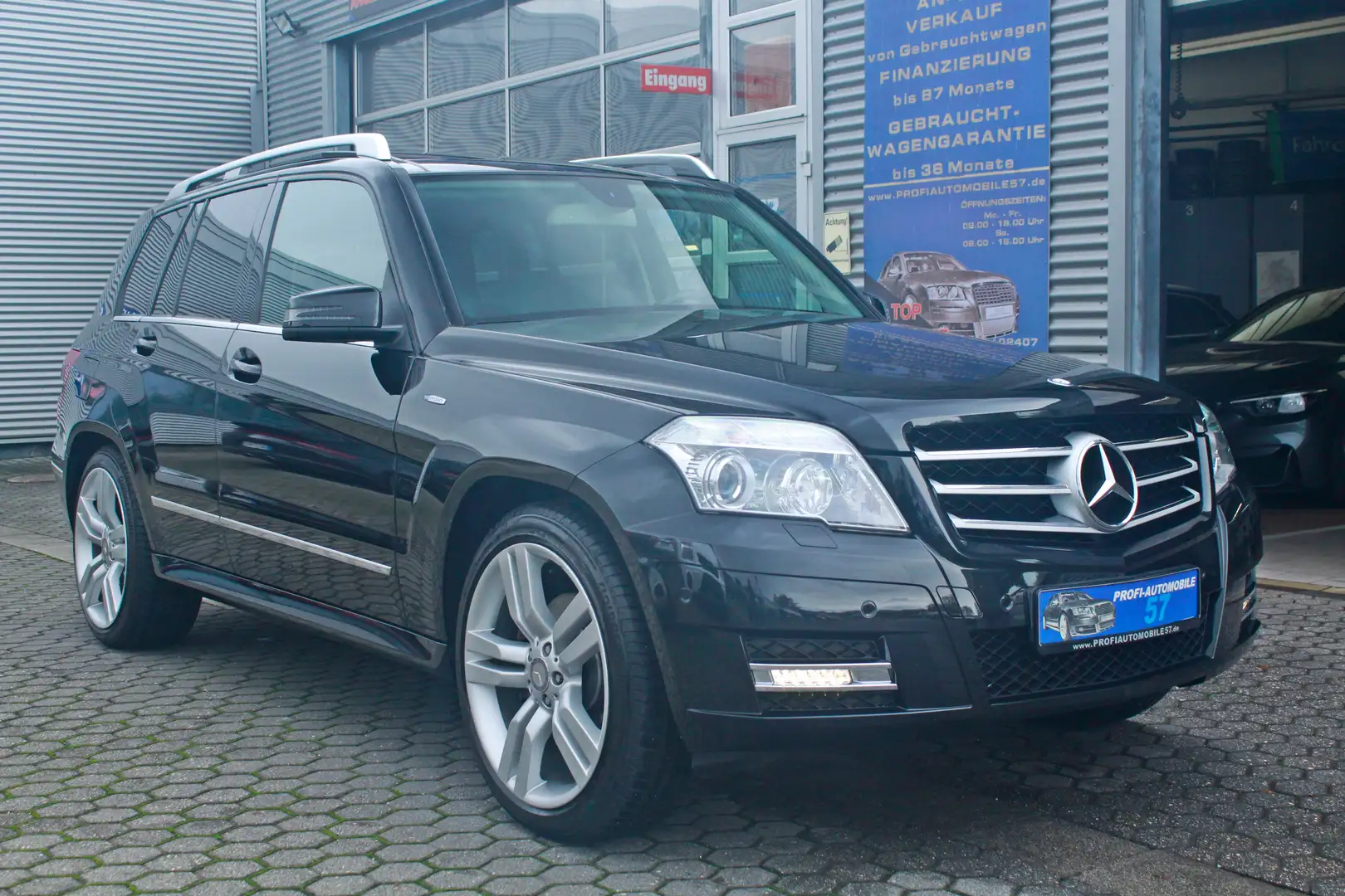 Mercedes-Benz GLK 220 CDI SPORTPAKET 4MATIC *XENON*NAVI*PANO*20"*2.HAND* Schwarz - 1