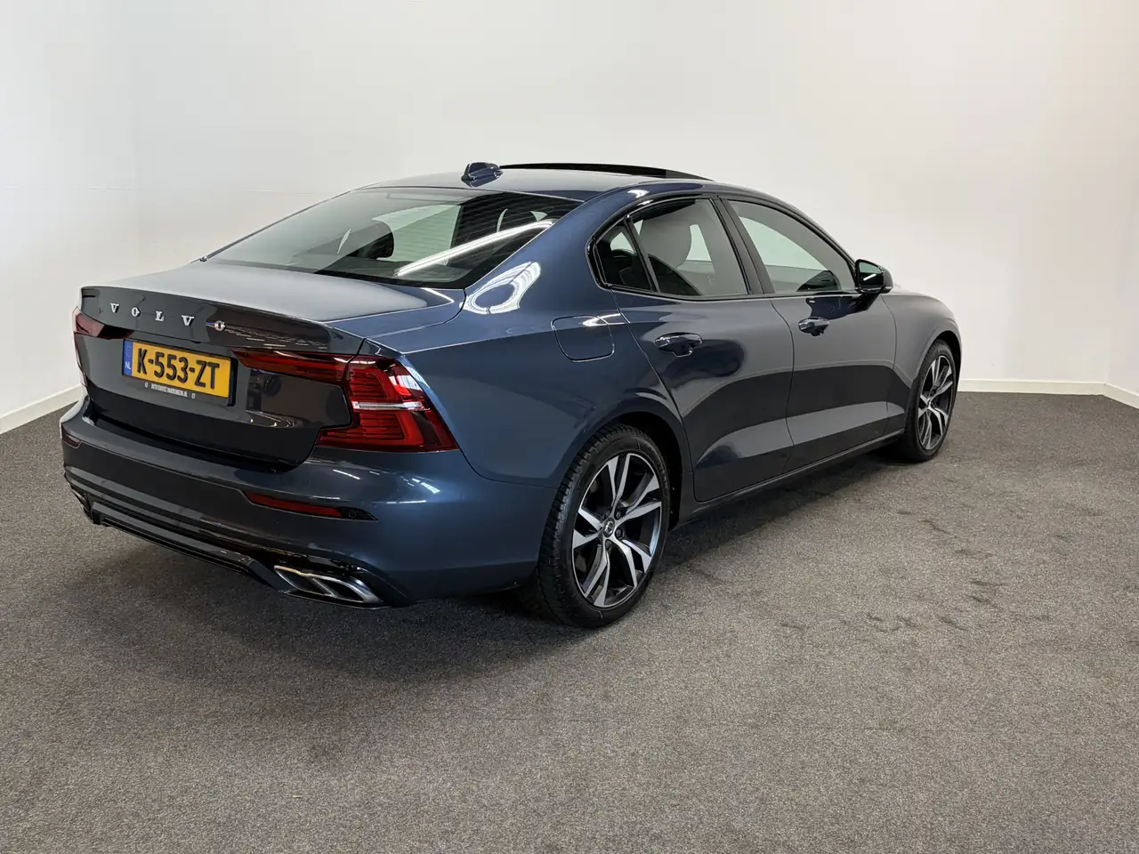 Volvo S60 2.0 Recharge T6 PHEV AWD R-Design Pano/ Adapt. Cru, миниатюра 5