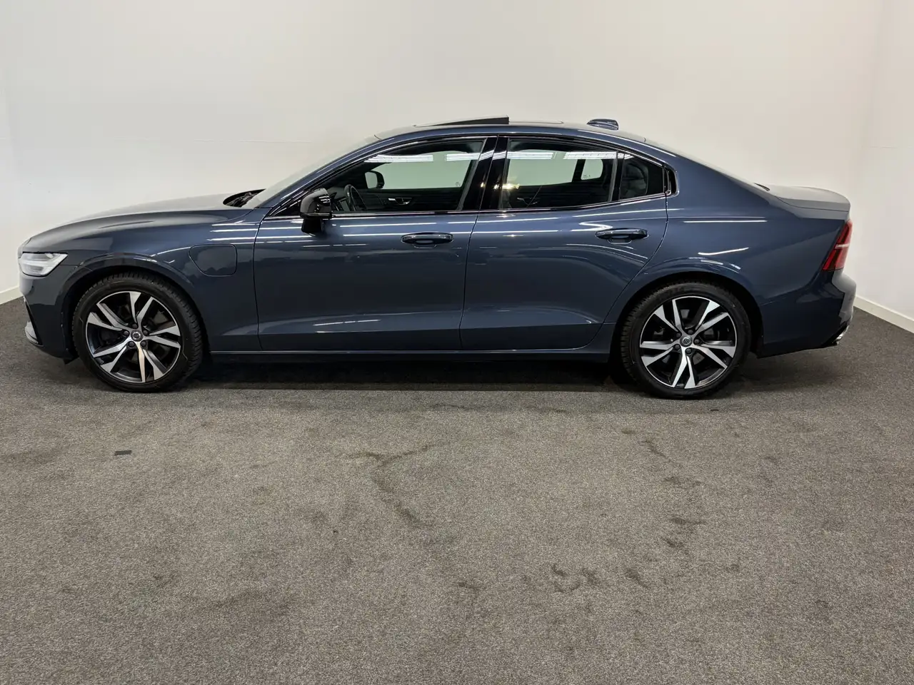 Volvo S60 2.0 Recharge T6 PHEV AWD R-Design Pano/ Adapt. Cru, миниатюра 8