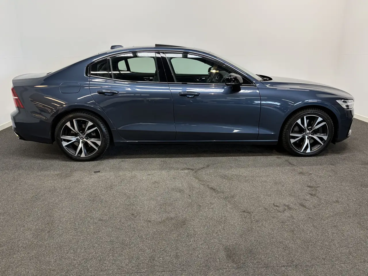 Volvo S60 2.0 Recharge T6 PHEV AWD R-Design Pano/ Adapt. Cru, миниатюра 7