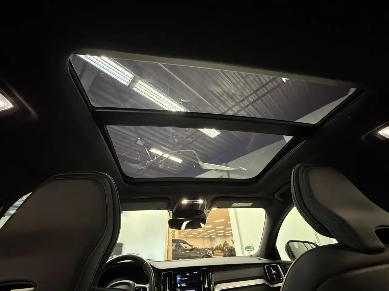 Volvo S60 2.0 Recharge T6 PHEV AWD R-Design Pano/ Adapt. Cru, миниатюра 14
