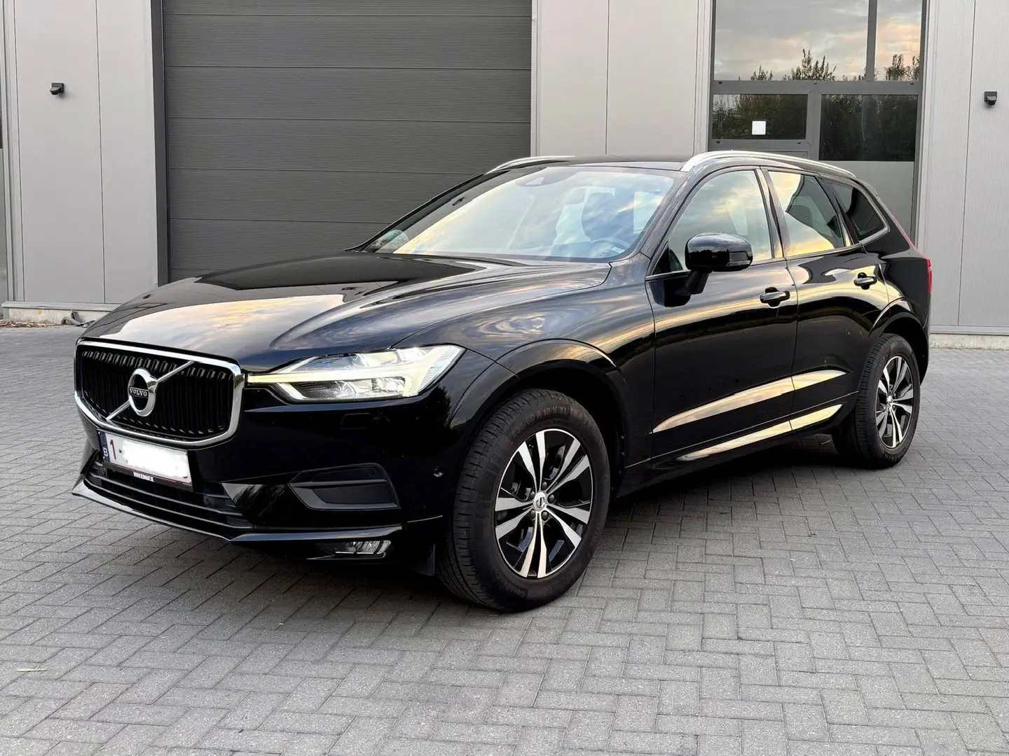 Volvo XC60 XC60 D4 Geartronic Momentum Noir - 1