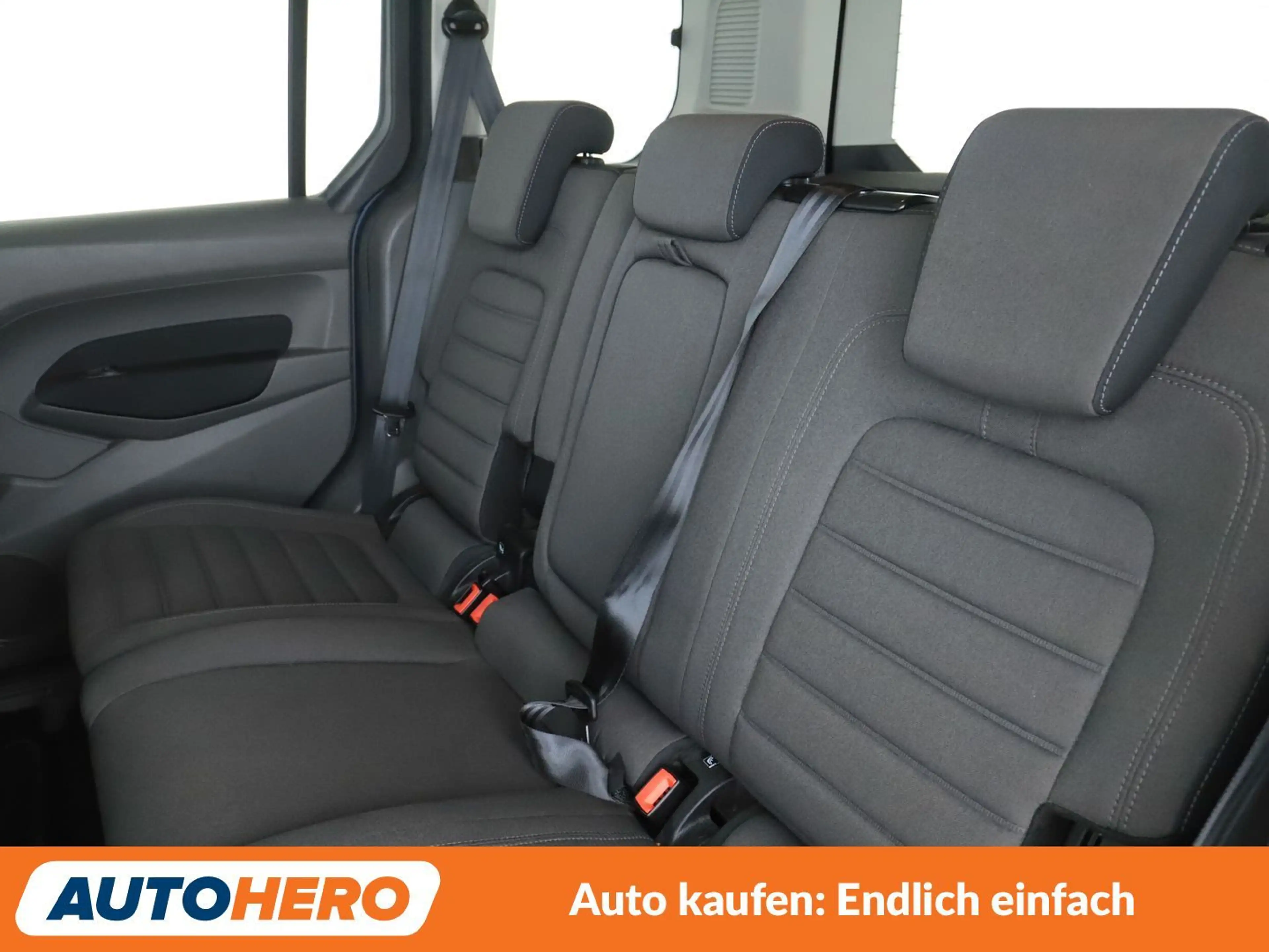 Ford Tourneo Connect 1.5 TDCi EcoBlue Titanium — photo 14