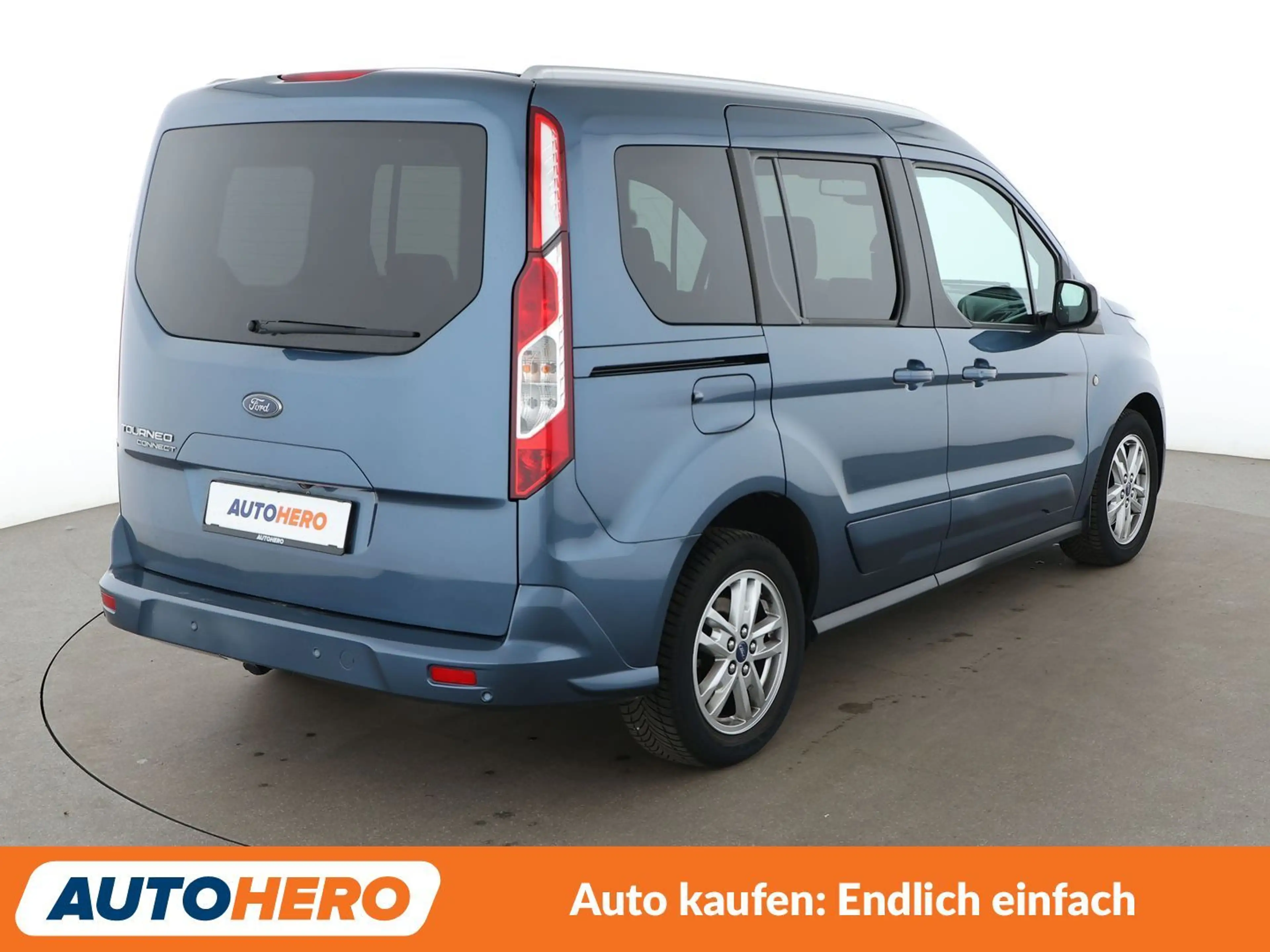 Ford Tourneo Connect 1.5 TDCi EcoBlue Titanium — photo 6