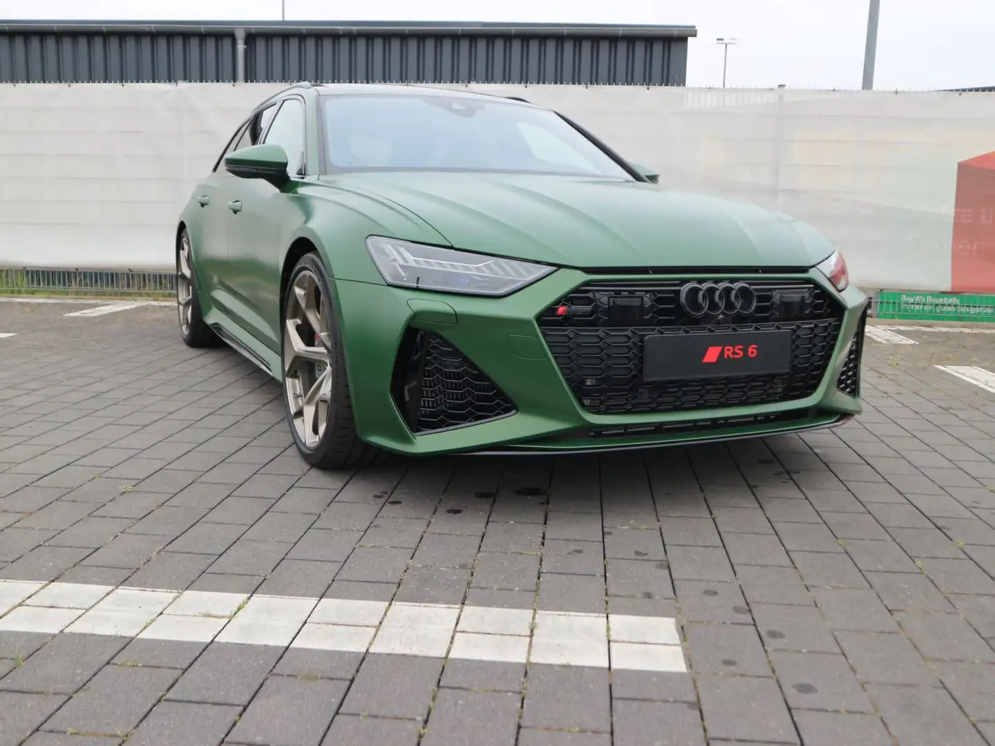 Audi RS6 tiptronic*SONOMAGRÜN MATT Grün - 2