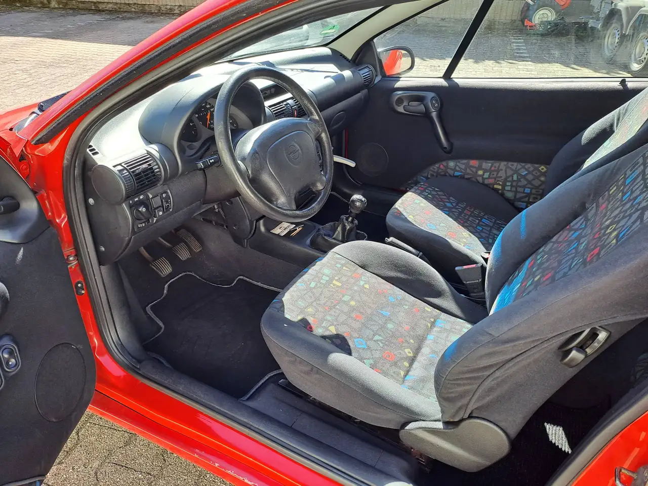 Opel Tigra 1.4i 16V Color Line Arden, foto 6