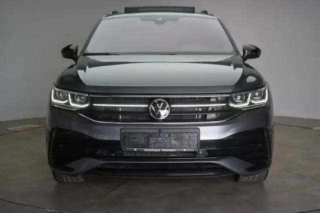 Volkswagen Tiguan Allspace view 2