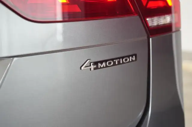 Volkswagen Tiguan Allspace view 11