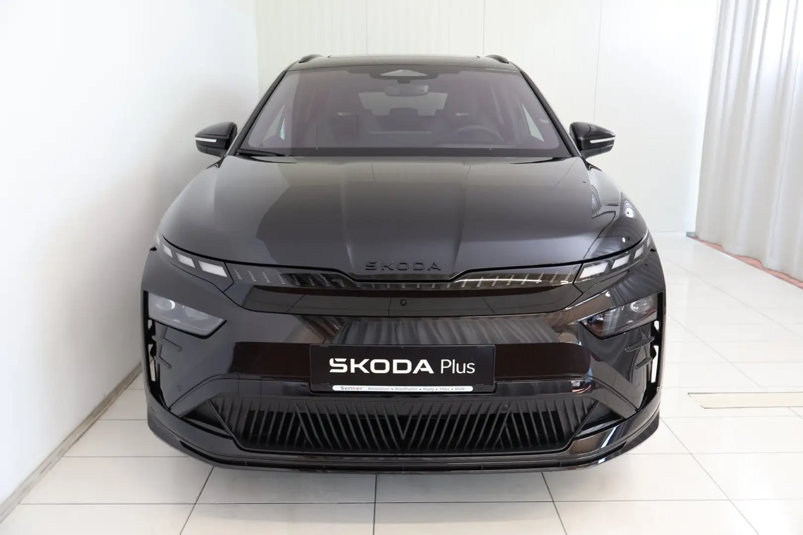 Skoda Enyaq RS Schwarz - 2