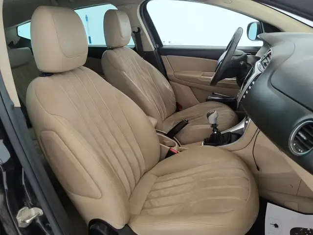 Lancia Delta view 13
