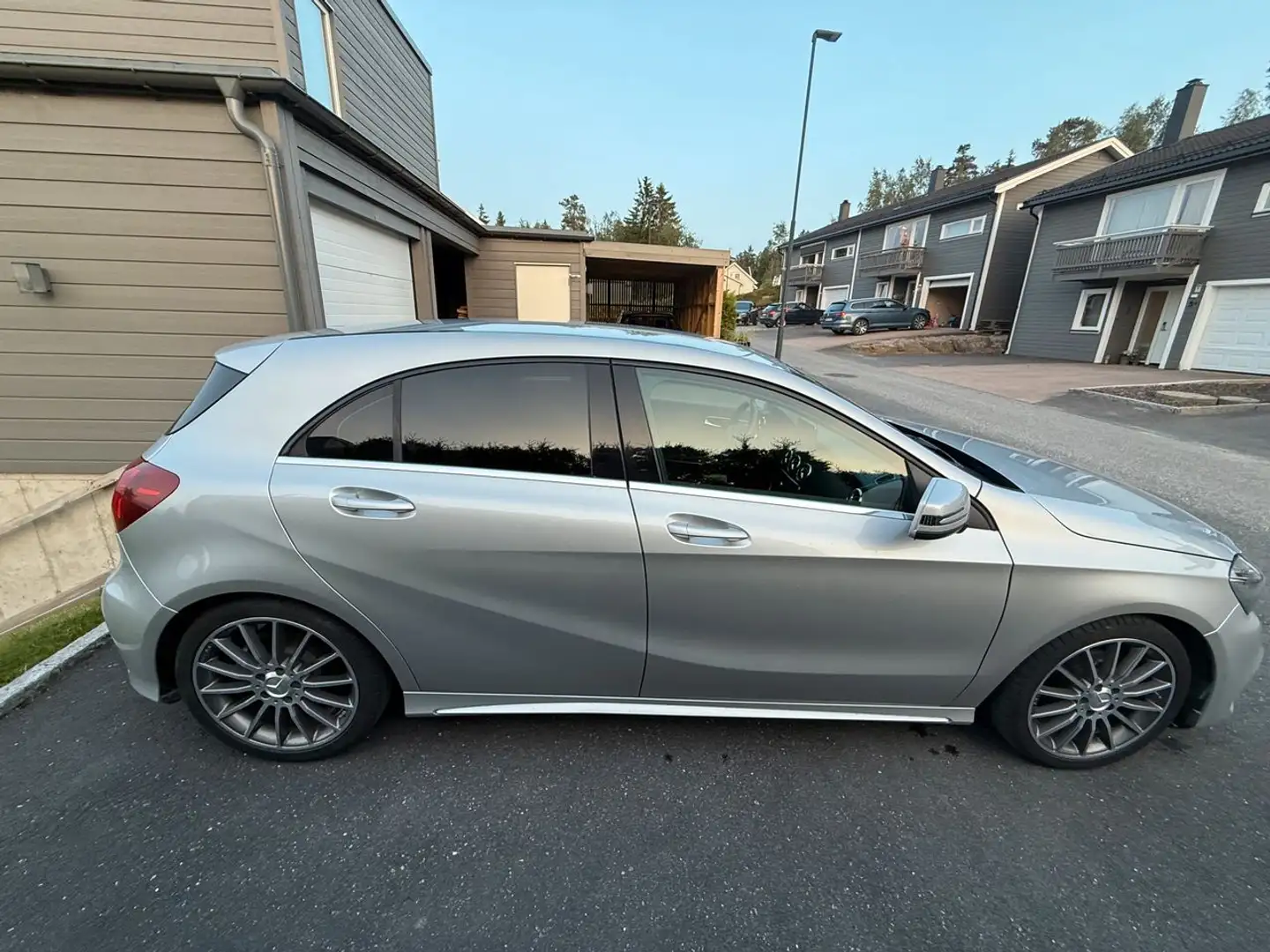 Mercedes-Benz A 180 Classe A 180 7G-DCT Sport Edition - 1