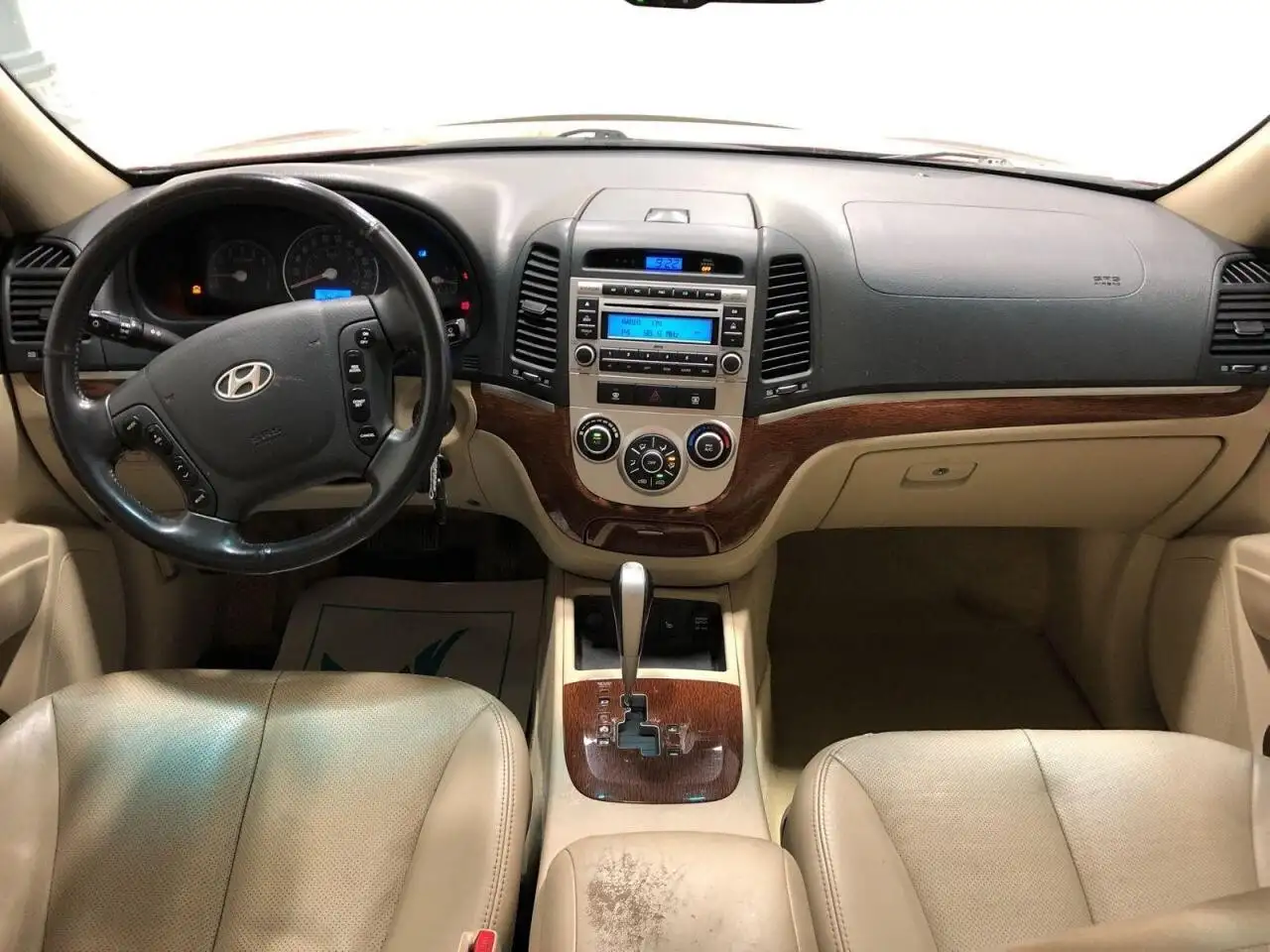 Hyundai SANTA FE снимка Hyundai SANTA FE