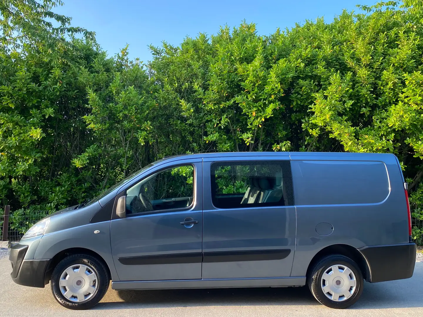 Fiat Scudo 2.0Multijet UTILITAIRE 5pl AIRCO ATT REMORQUE NEUF Gris - 2