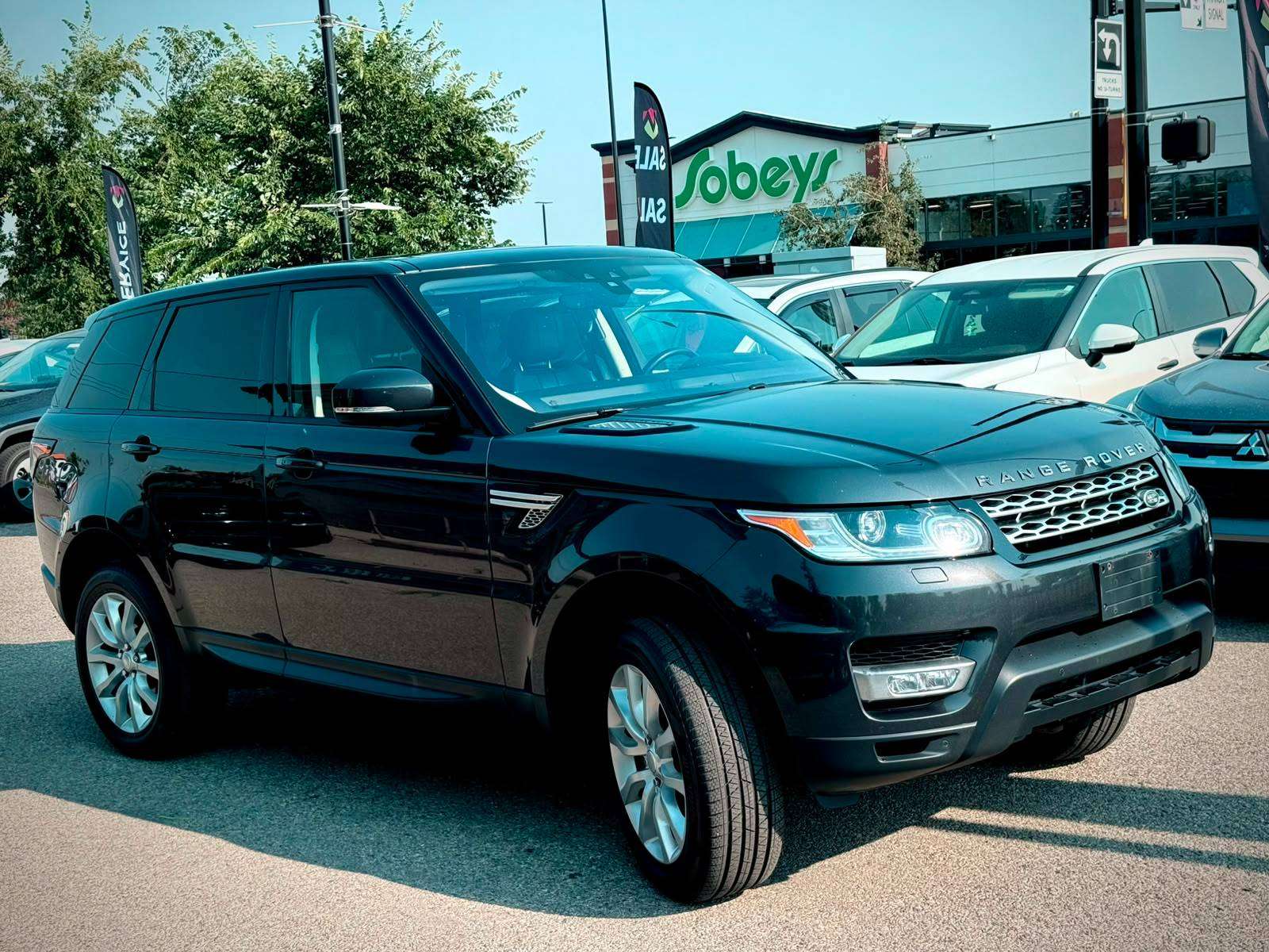 2017 Land Rover Range Rover Sport — view 4