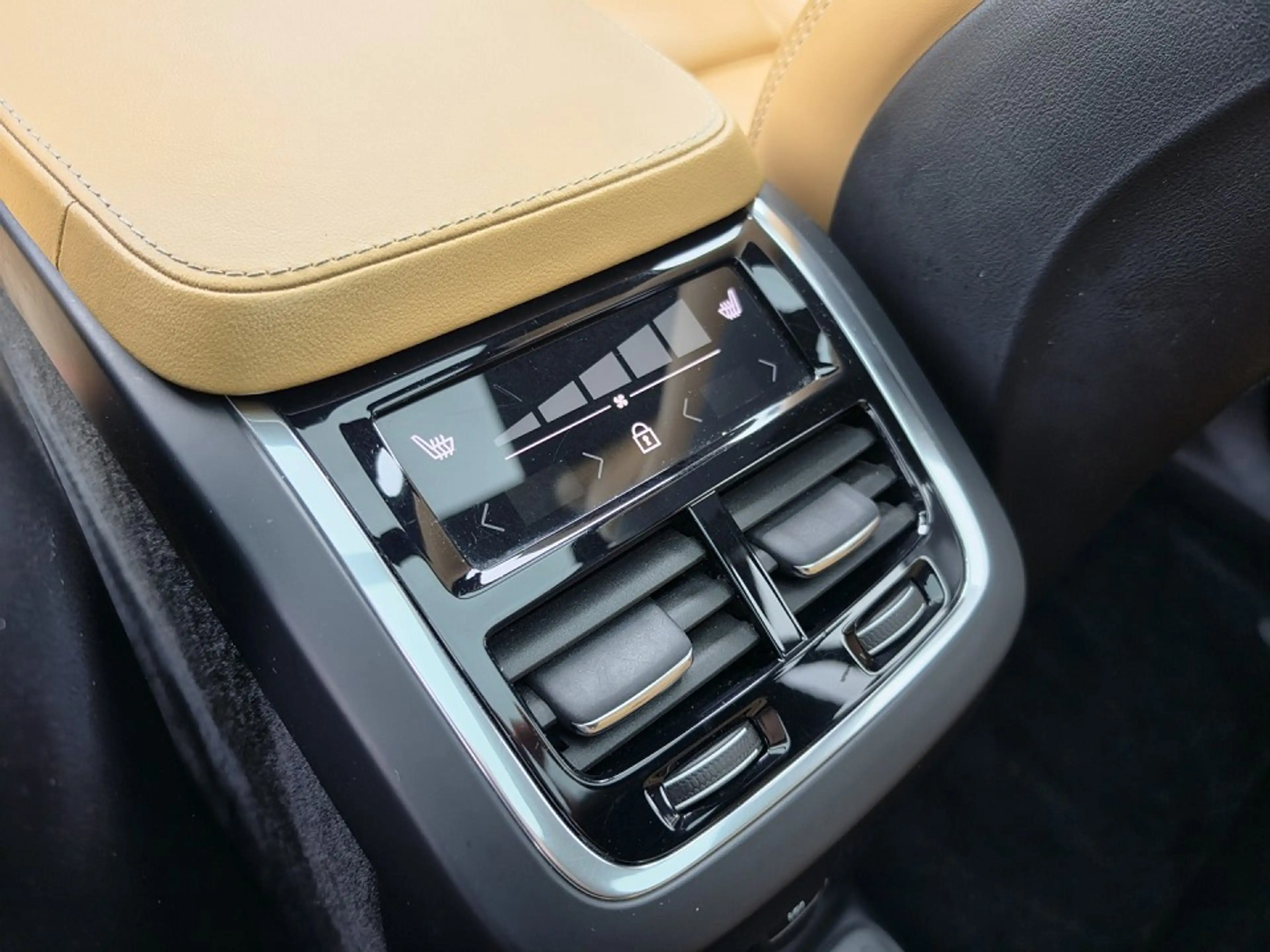 Volvo XC90 T8 Plug-In Hybrid (455 PS) AWD|AT8|Ultimate|AHK — photo 13