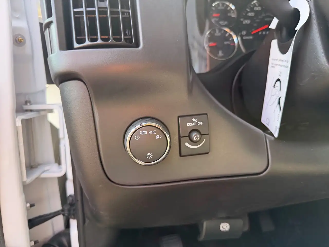 GMC Savana снимка GMC Savana