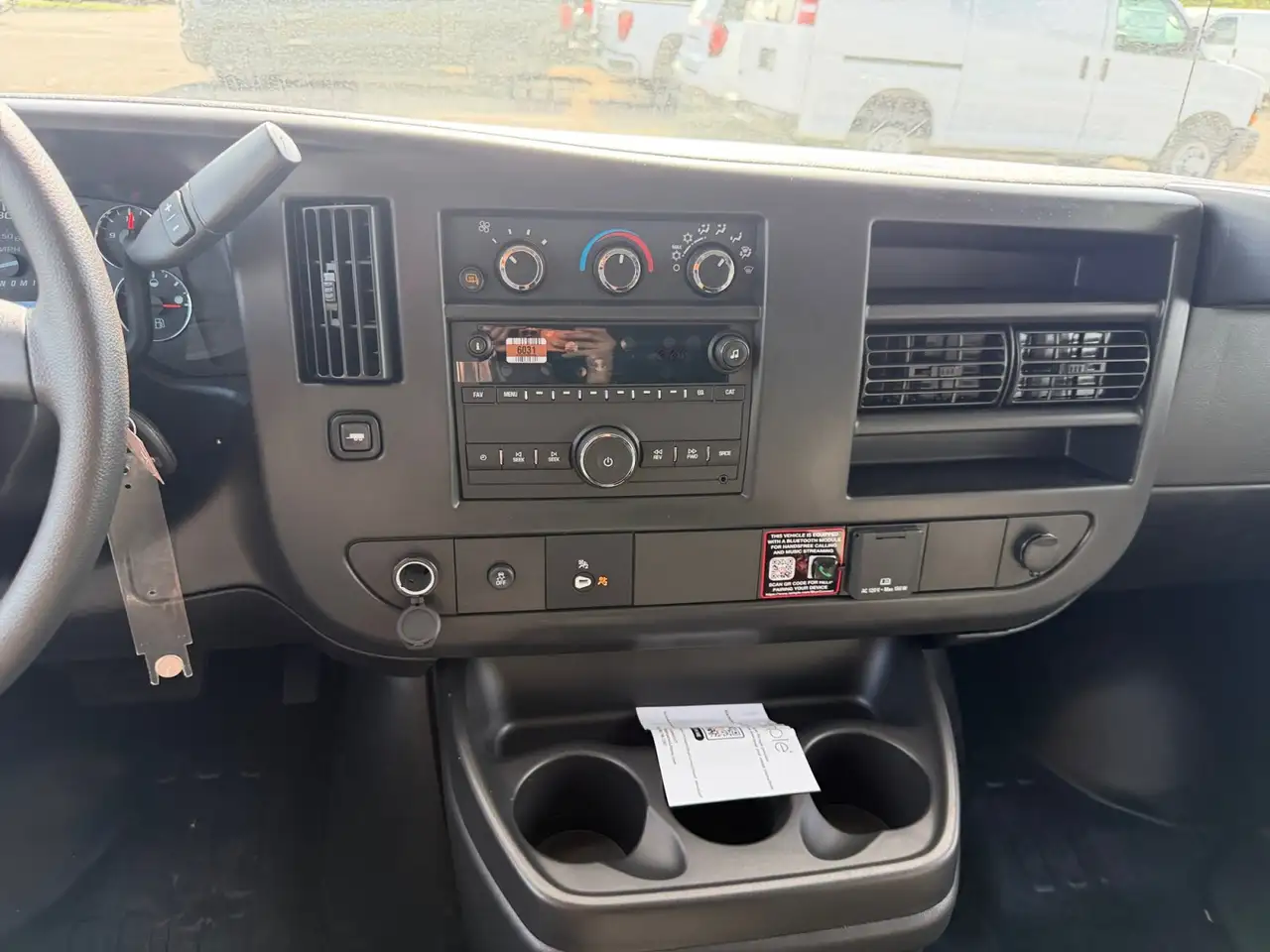 GMC Savana снимка GMC Savana