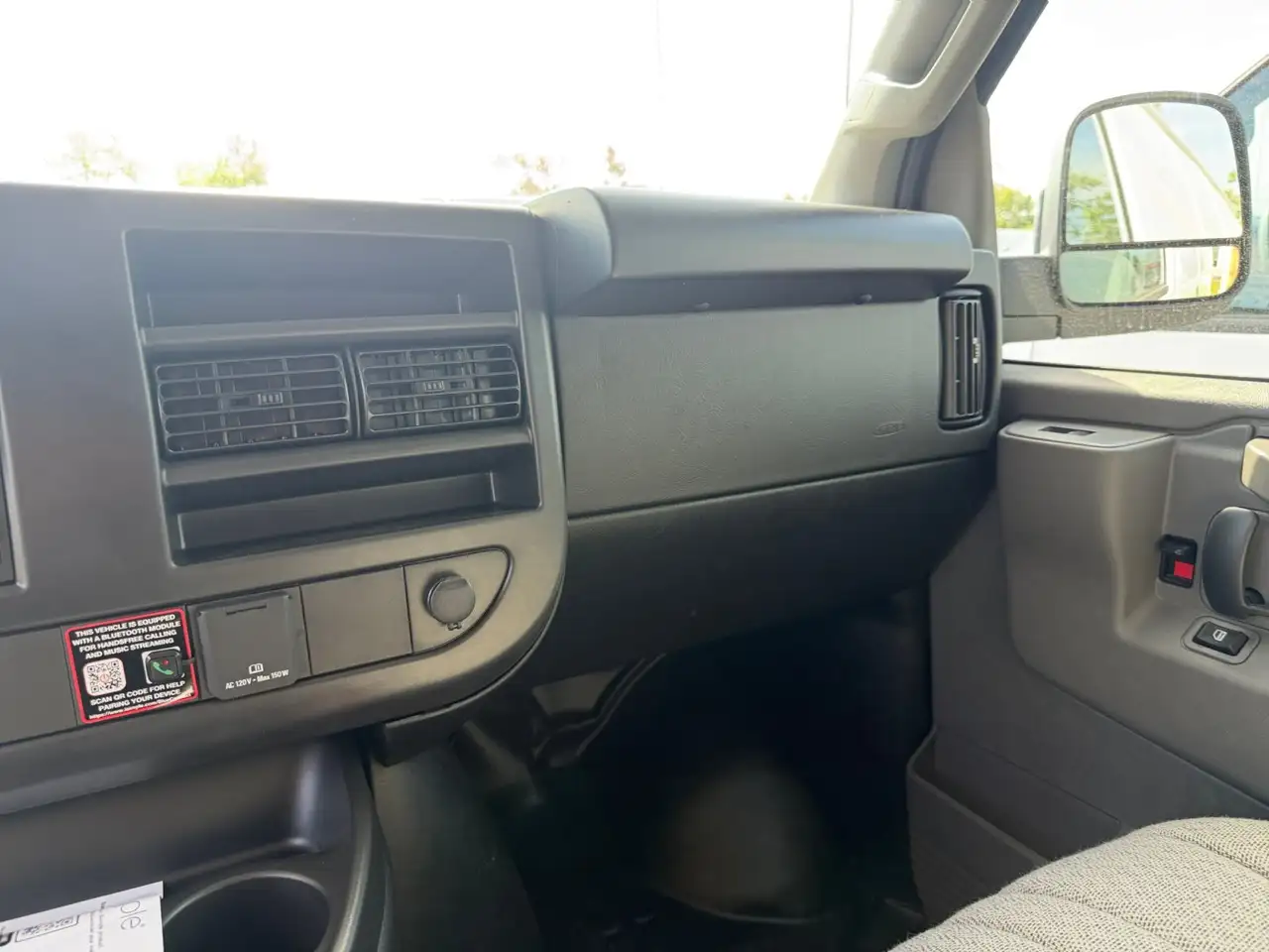 GMC Savana снимка GMC Savana