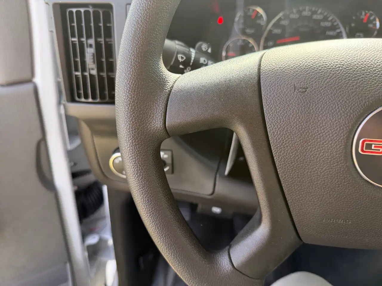 GMC Savana снимка GMC Savana