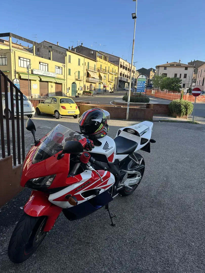 Honda CBR 1000 RR Fireblade - 1