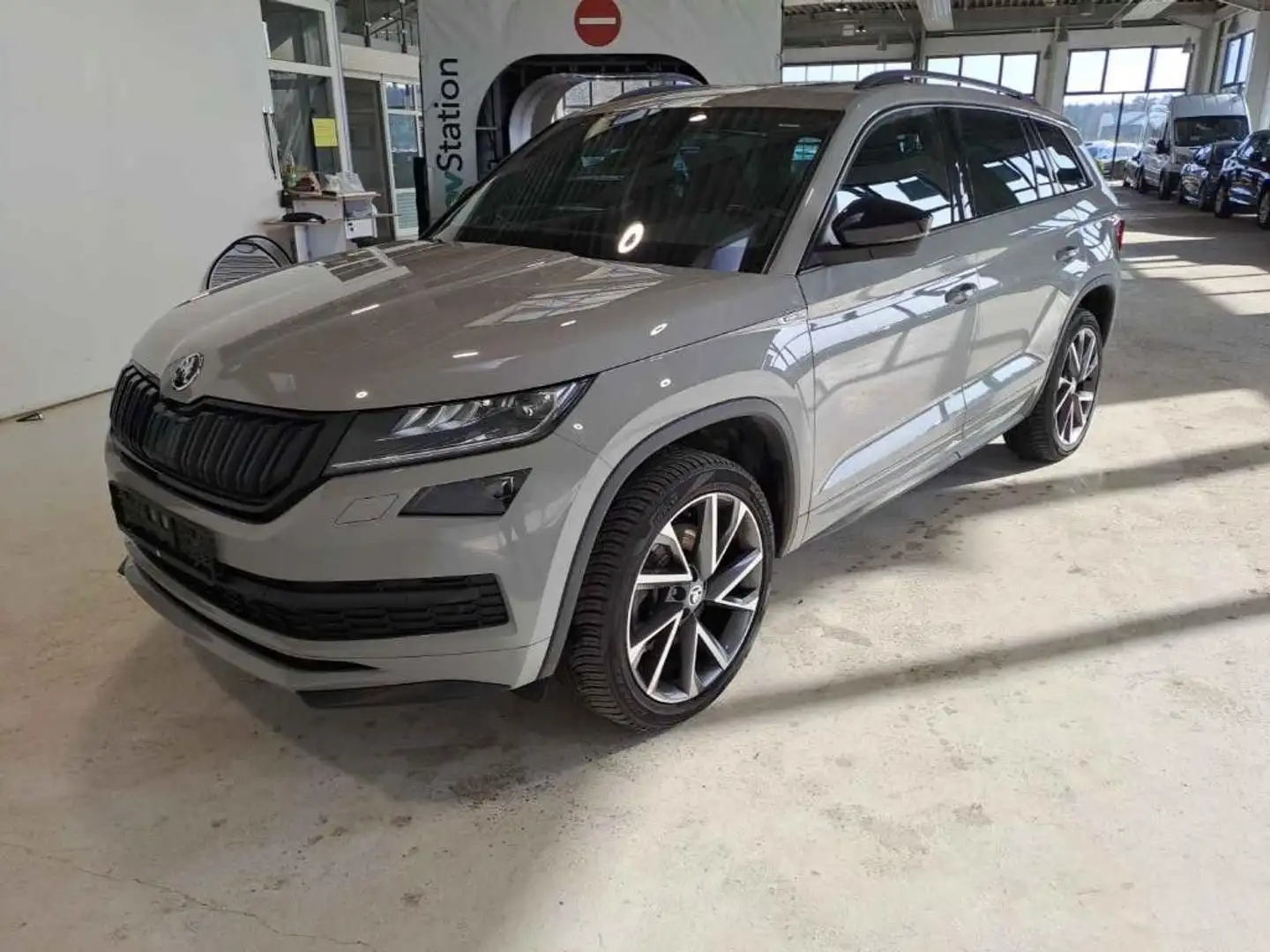 Skoda Kodiaq 2.0 TSI 4x4 Sportline DSG Stndhzng. Pano Grau - 1