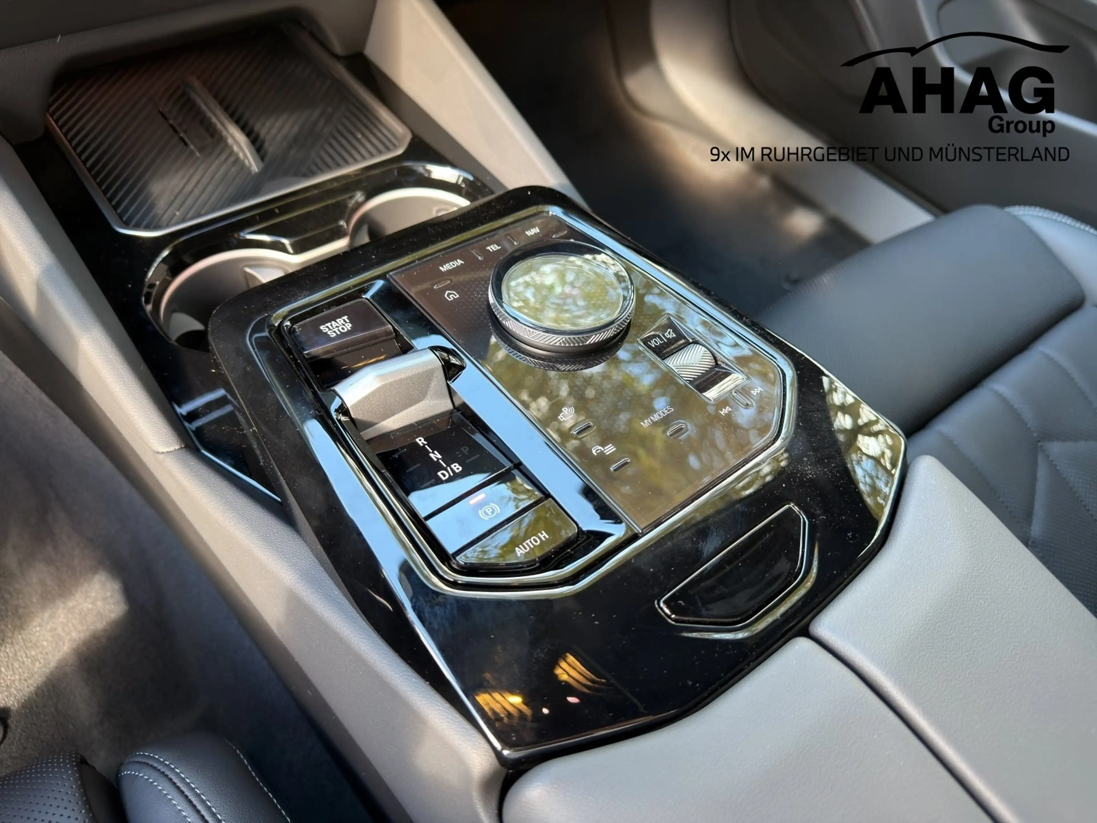 BMW i5 eDrive40 Limousine — photo 10