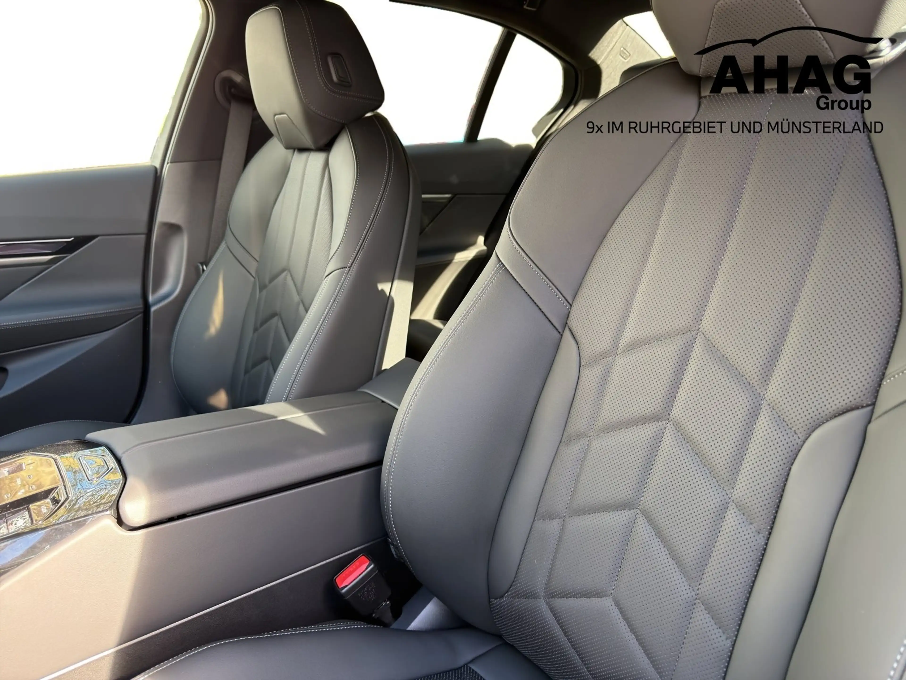 BMW i5 eDrive40 Limousine — photo 7