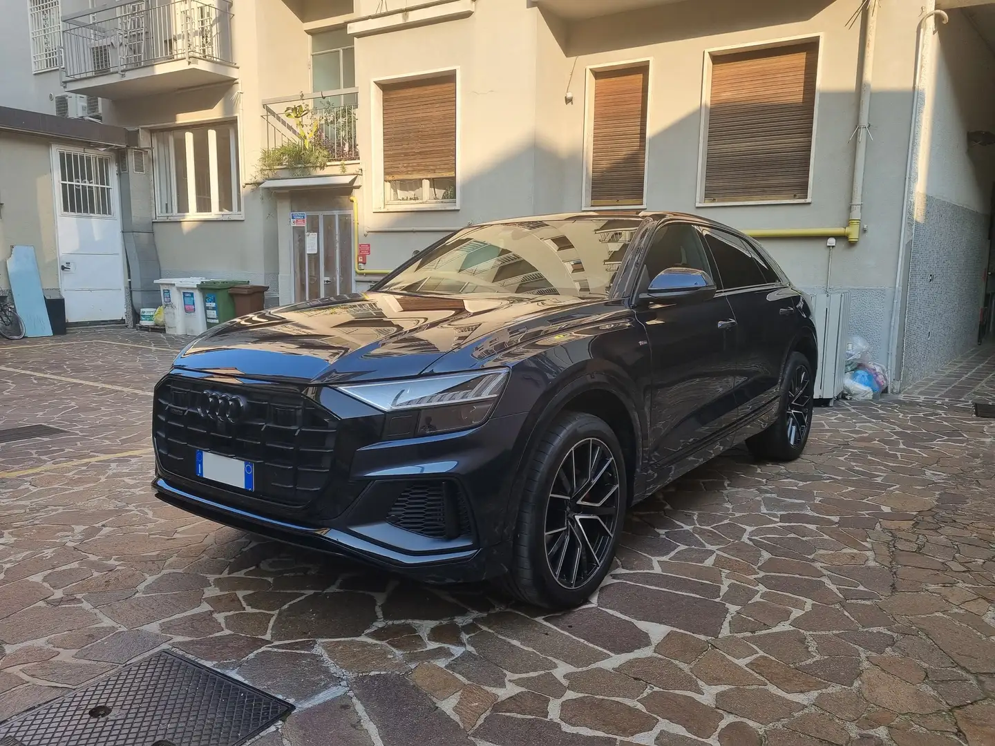 Audi Q8 55 3.0 tfsi mhev Sport  SUBENTRO LEASING Blu/Azzurro - 2