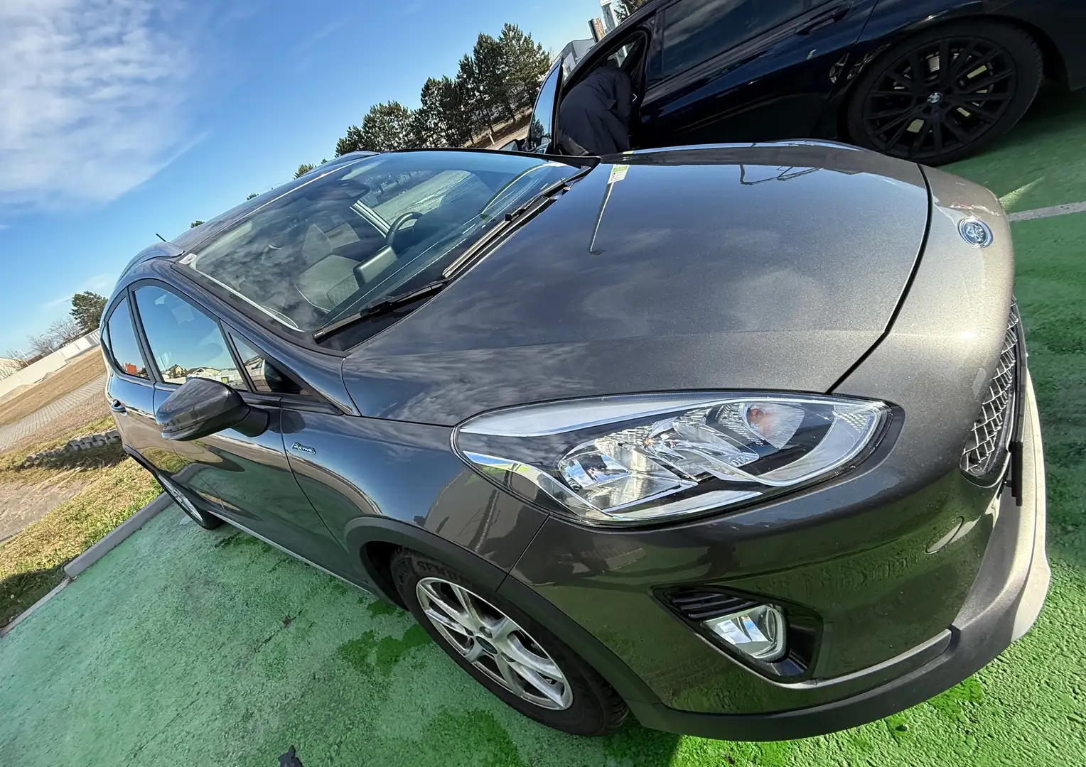 Ford Fiesta Fiesta Active 1,0 EcoBoost Start/Stop Active Grau - 2